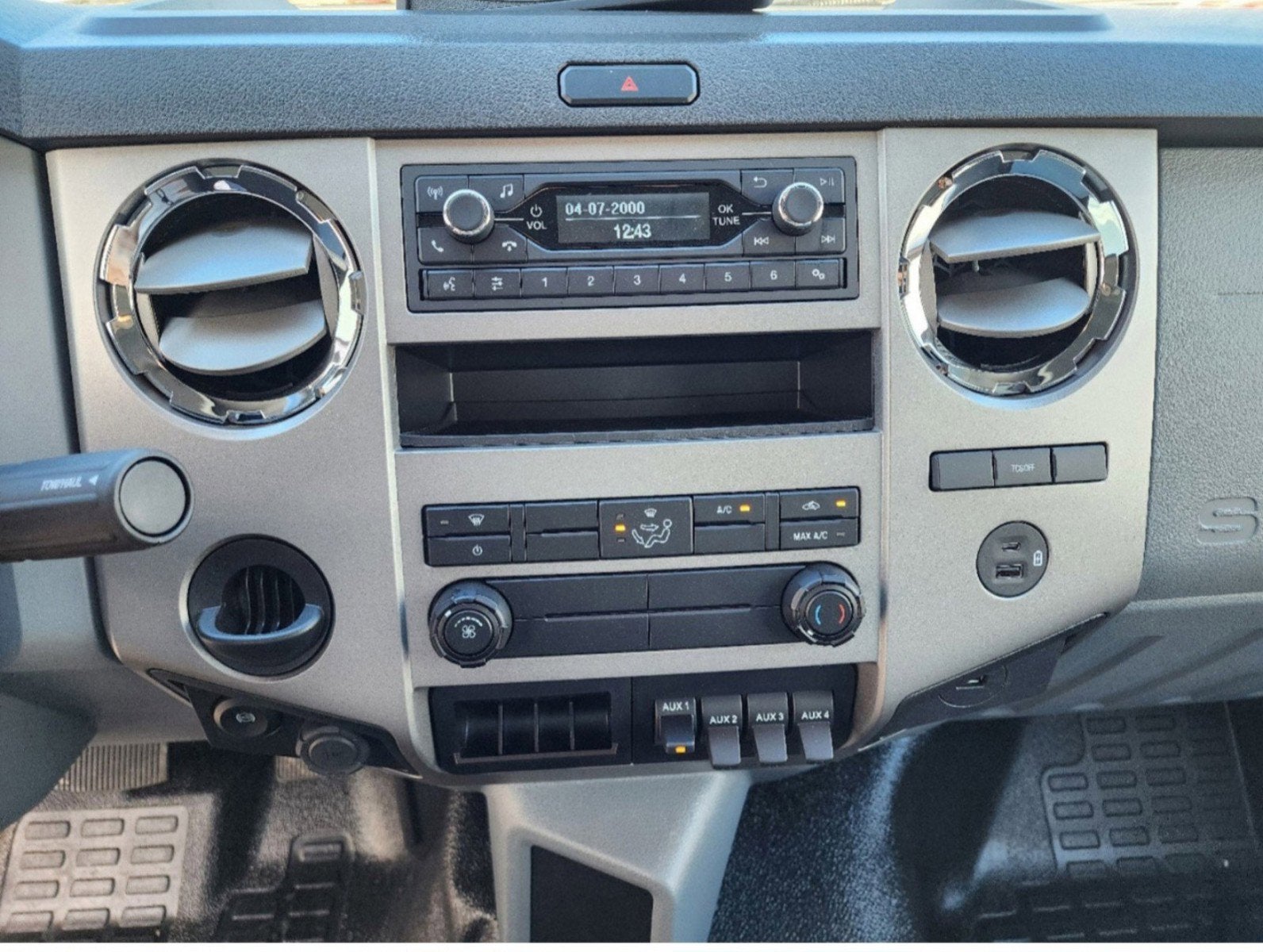 2025 Ford F-750 Standard