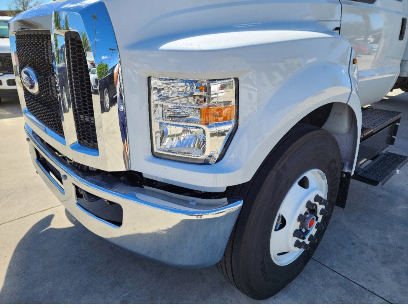 2025 Ford F-750 Standard