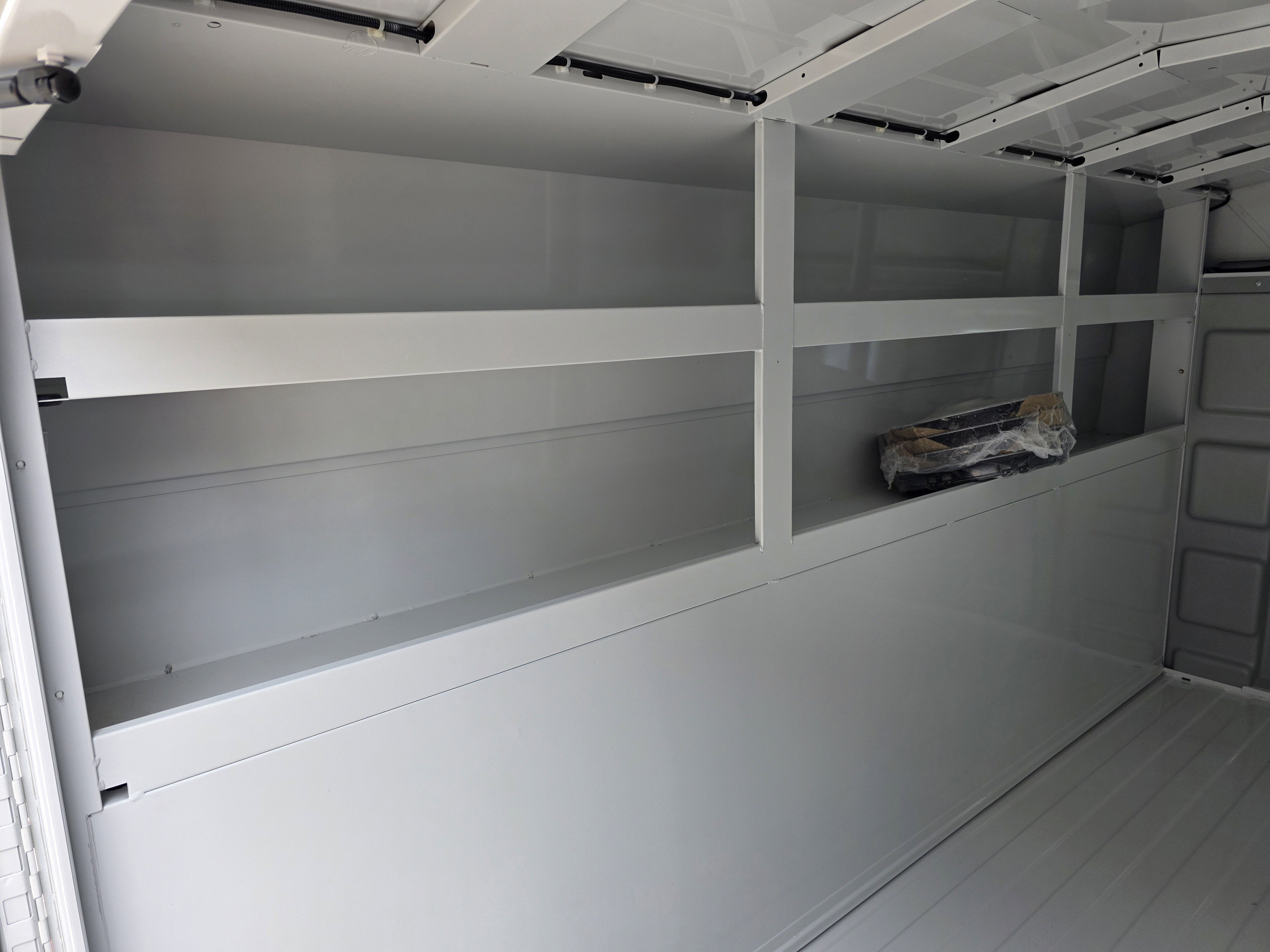 2025 Ford E-350 Standard