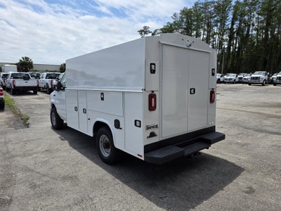 2025 Ford E-350 Standard