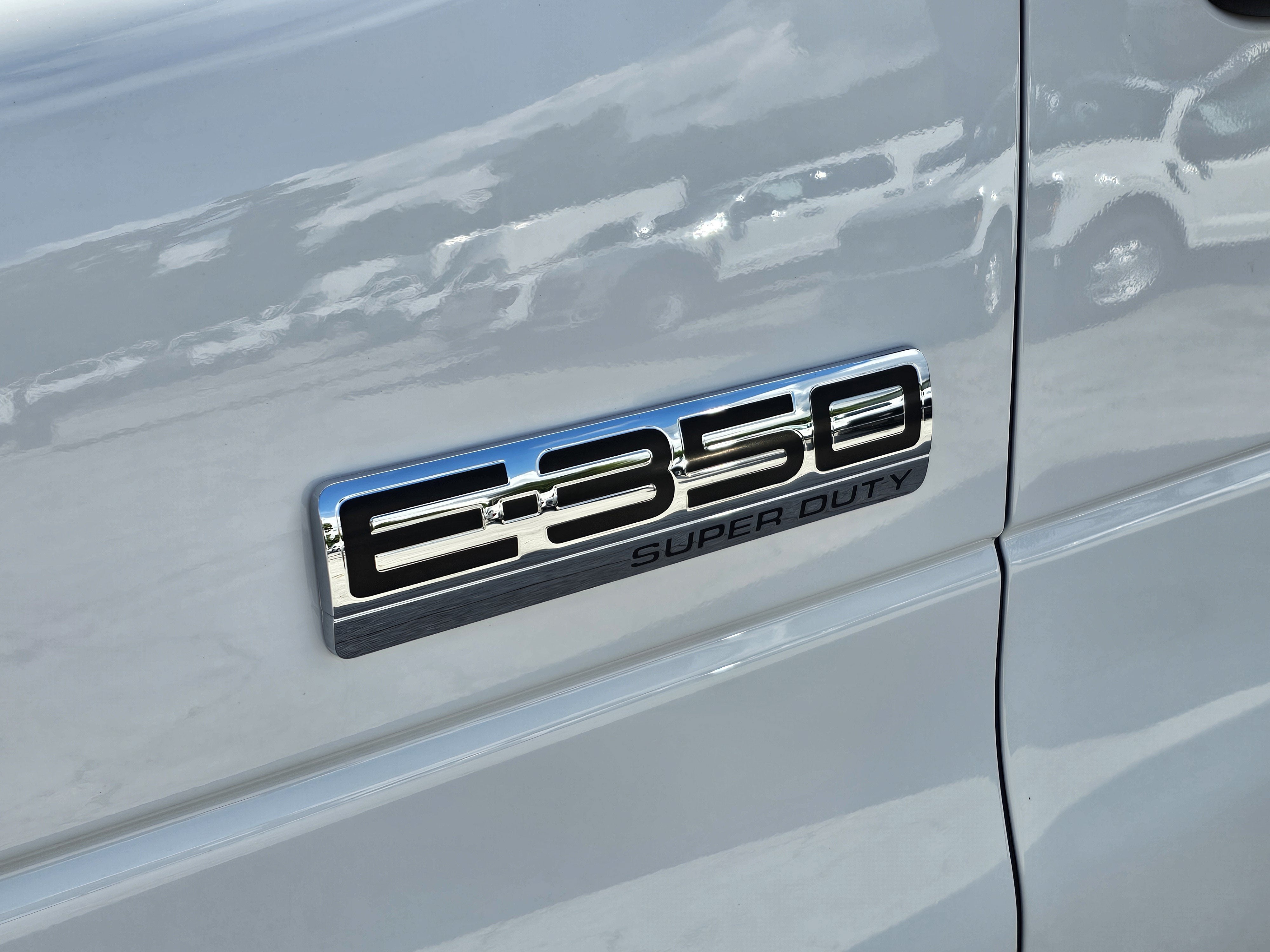 2027 Ford E-350 Standard