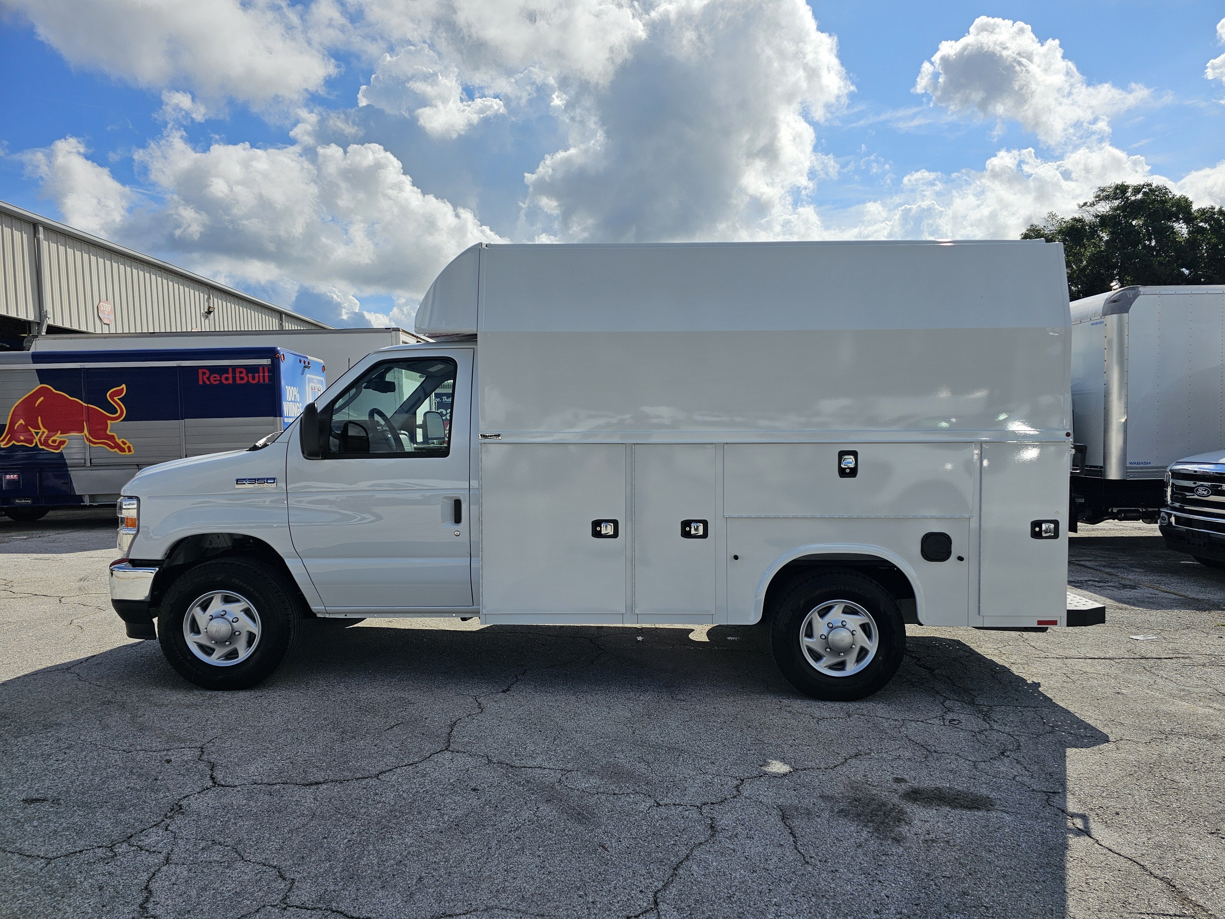 2027 Ford E-350 Standard