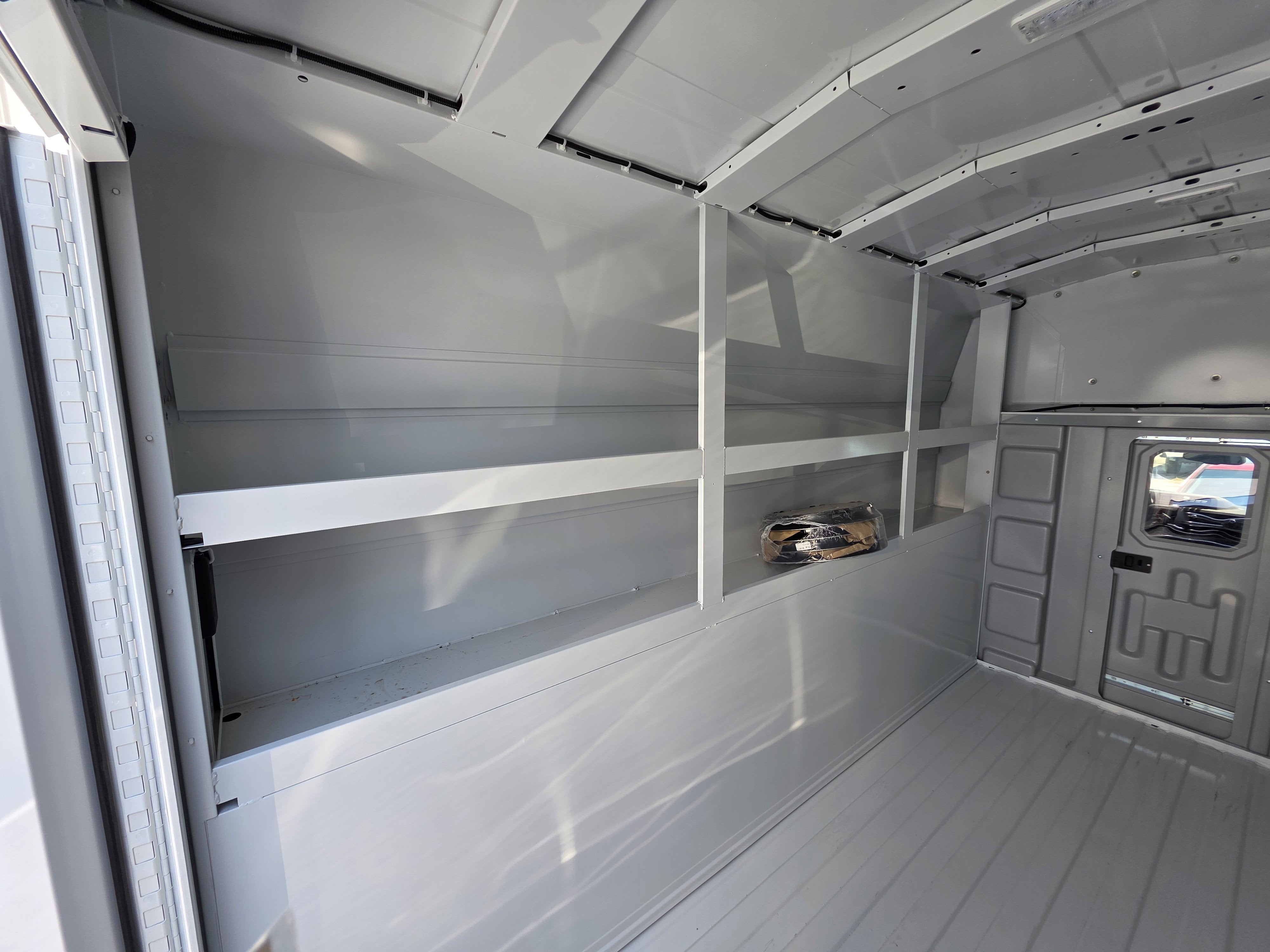 2025 Ford E-350 Standard