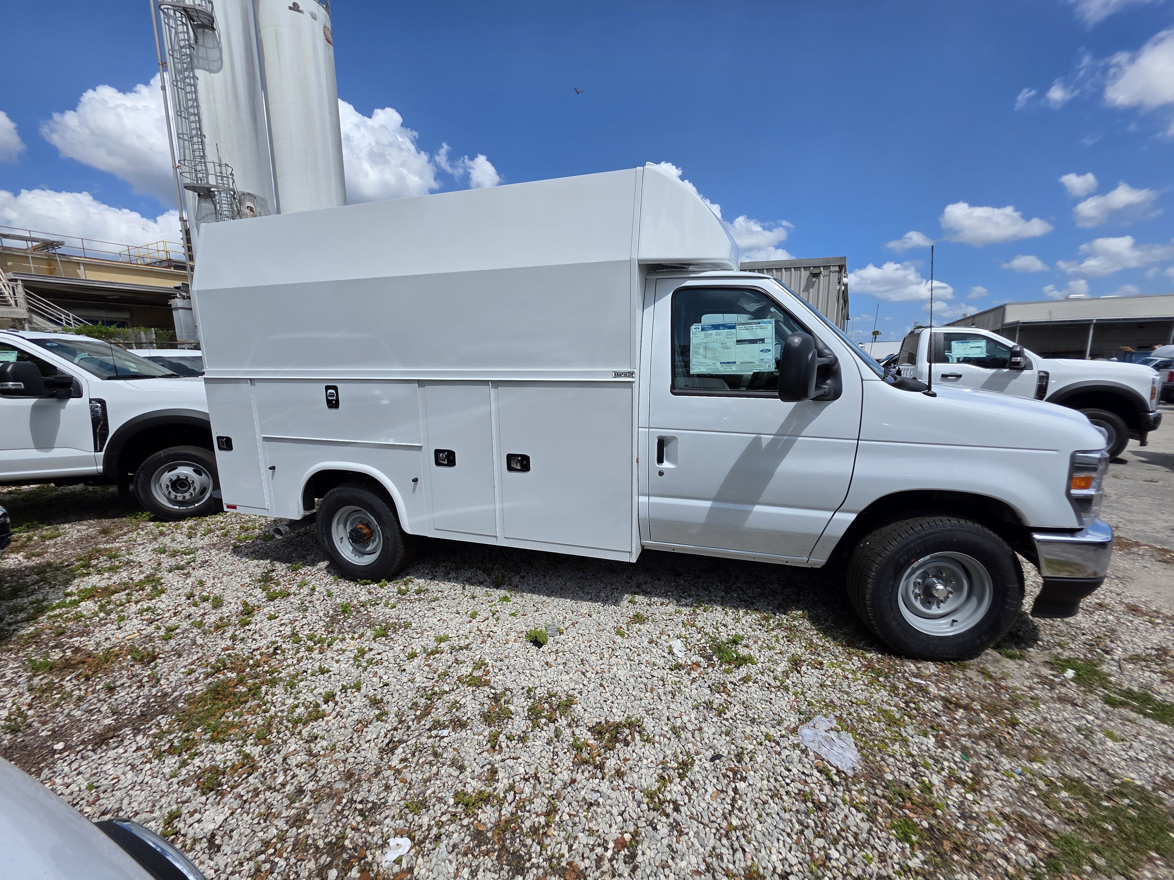 2025 Ford E-350 Standard
