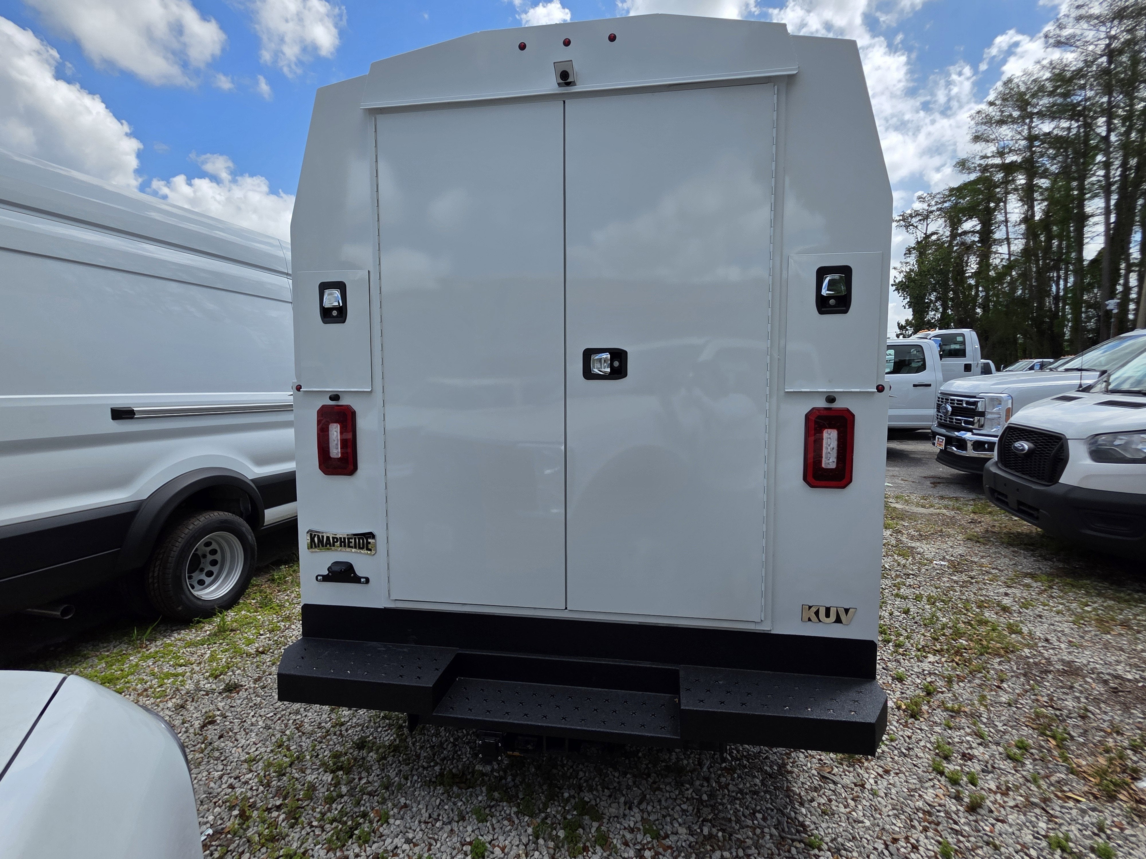 2025 Ford E-350 Standard