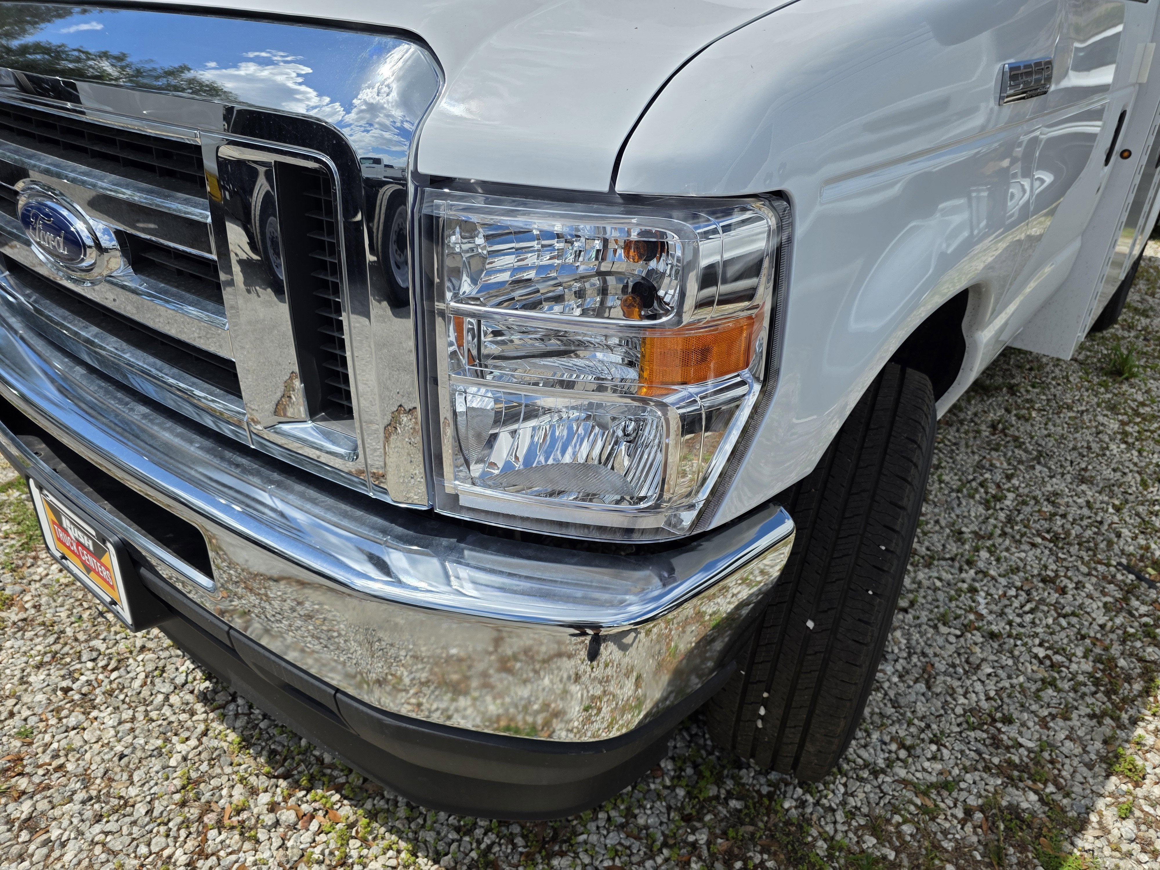 2025 Ford E-350 Standard