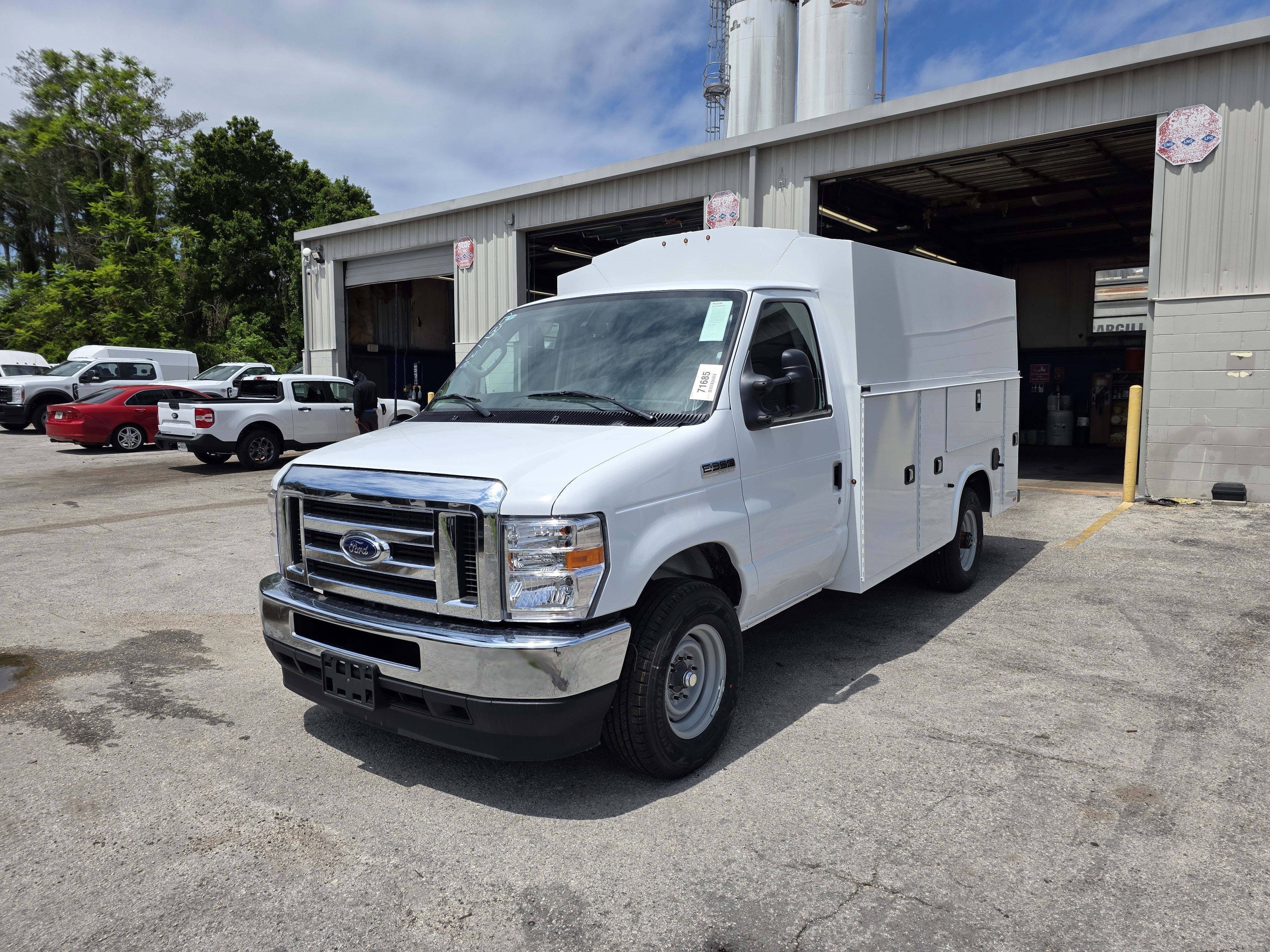 2026 Ford E-350 Standard