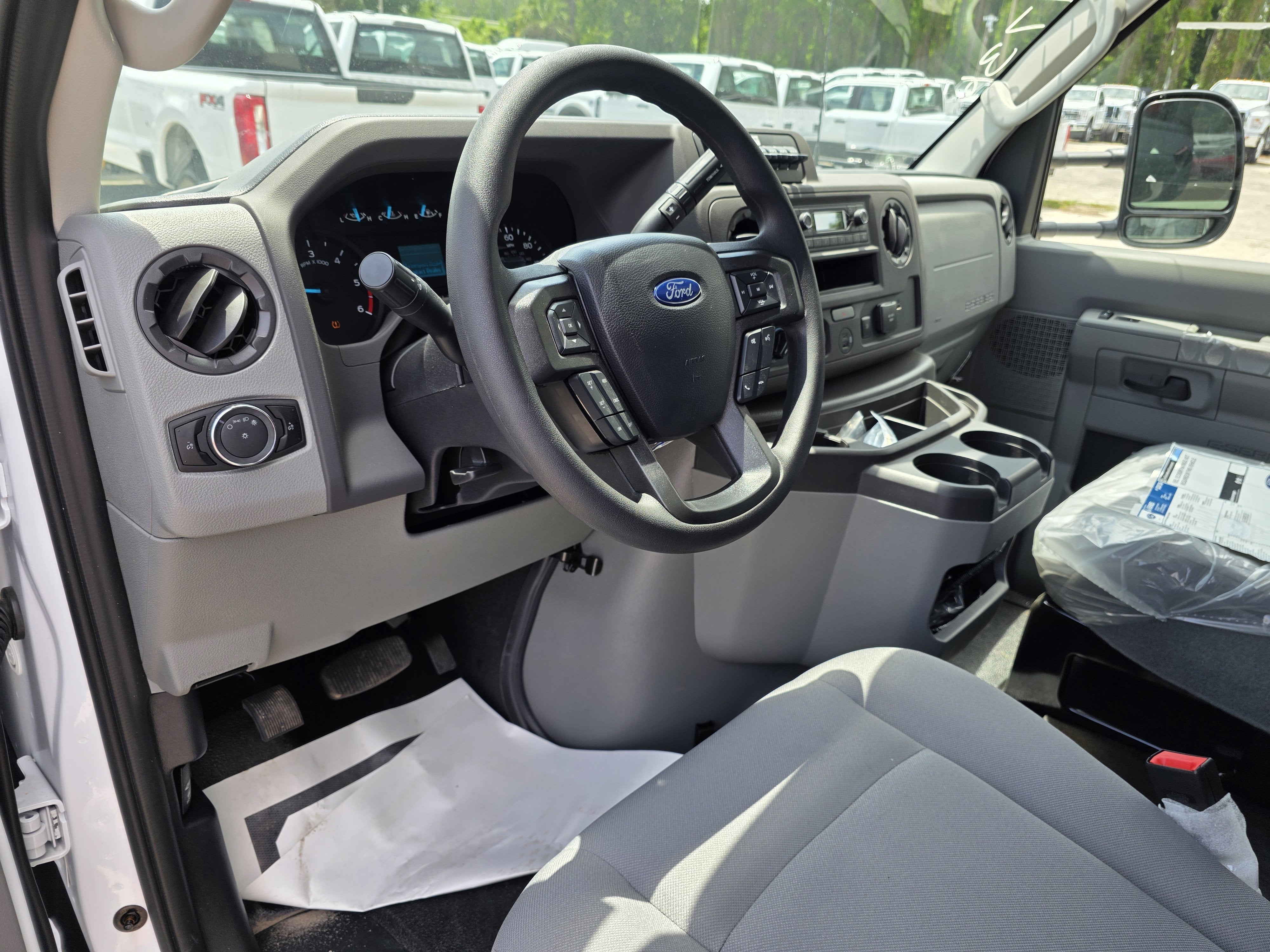 2026 Ford E-350 Standard