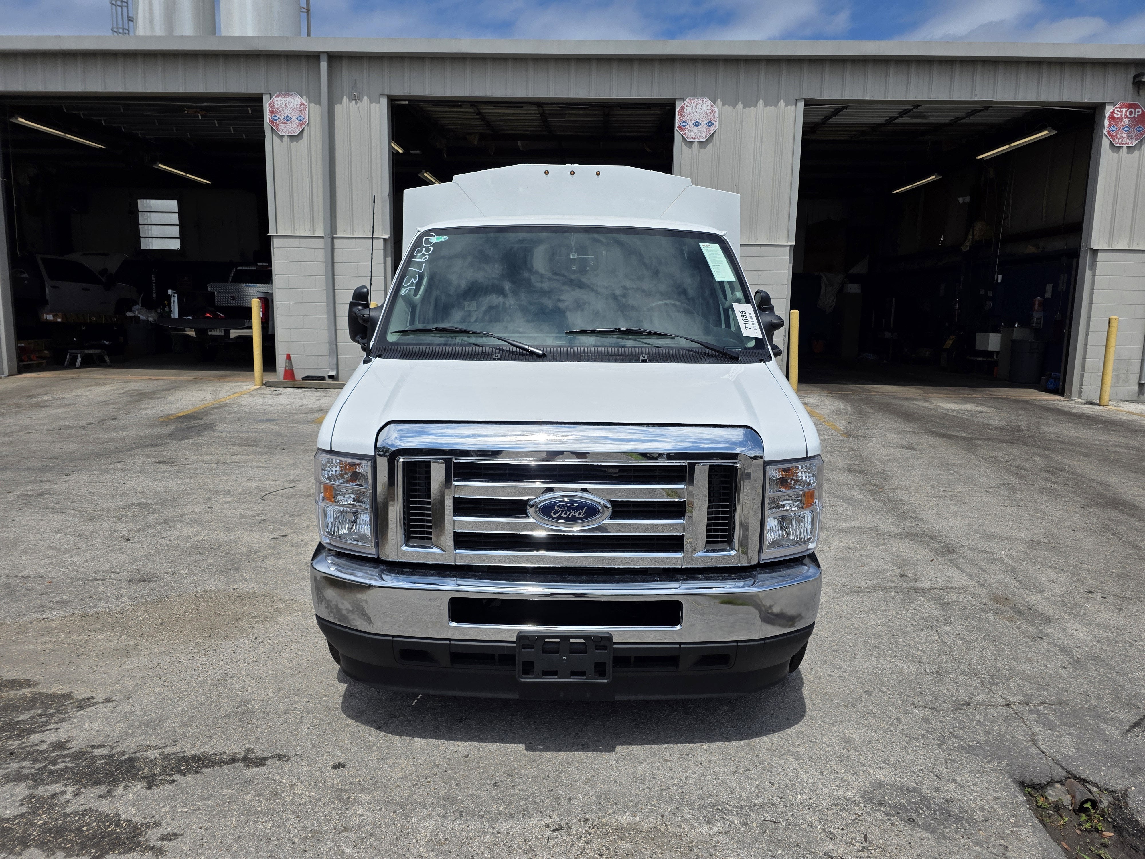 2026 Ford E-350 Standard