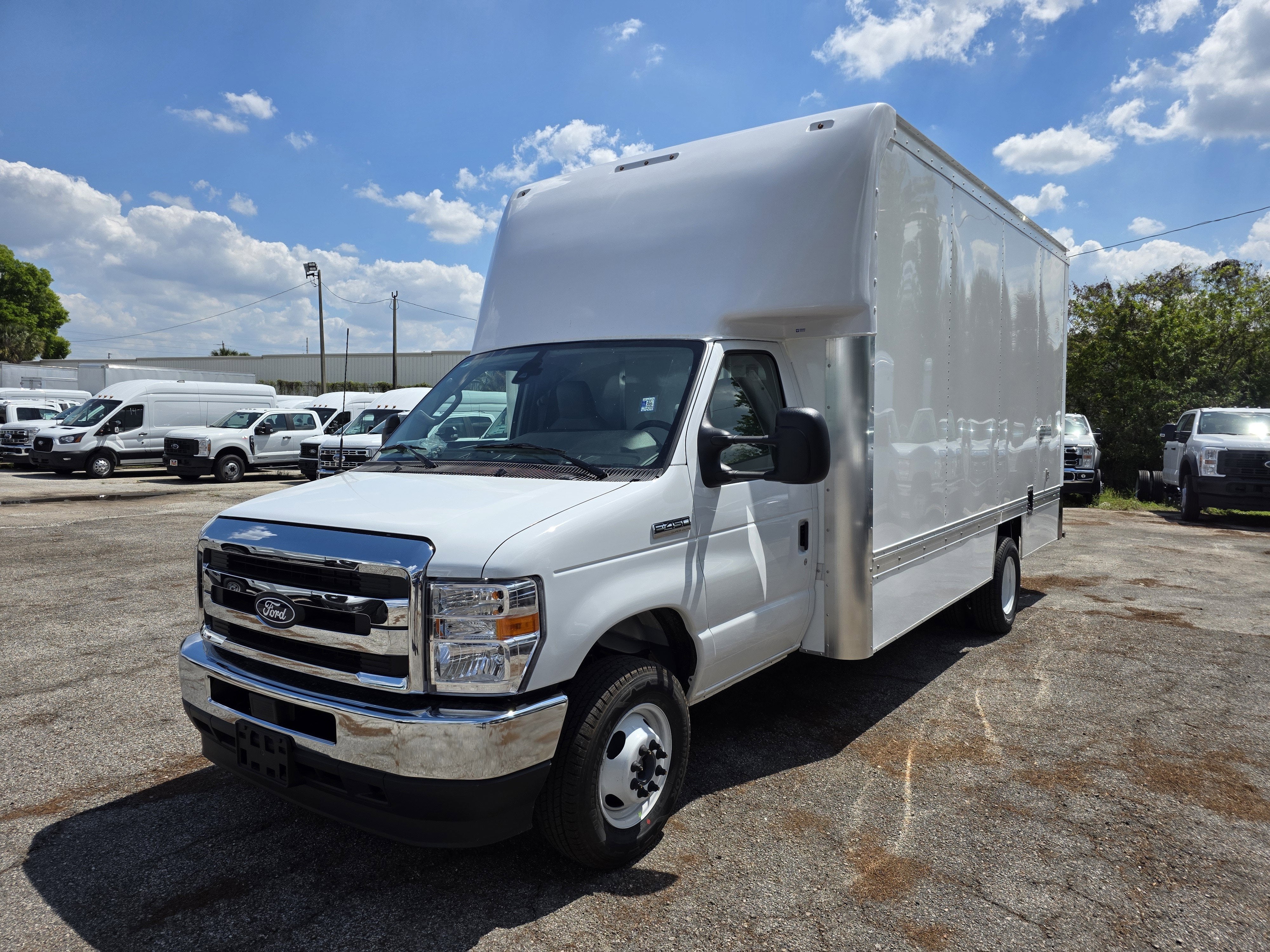 2027 Ford E-Series DRW E-450 Super Duty 158 in WB's photo