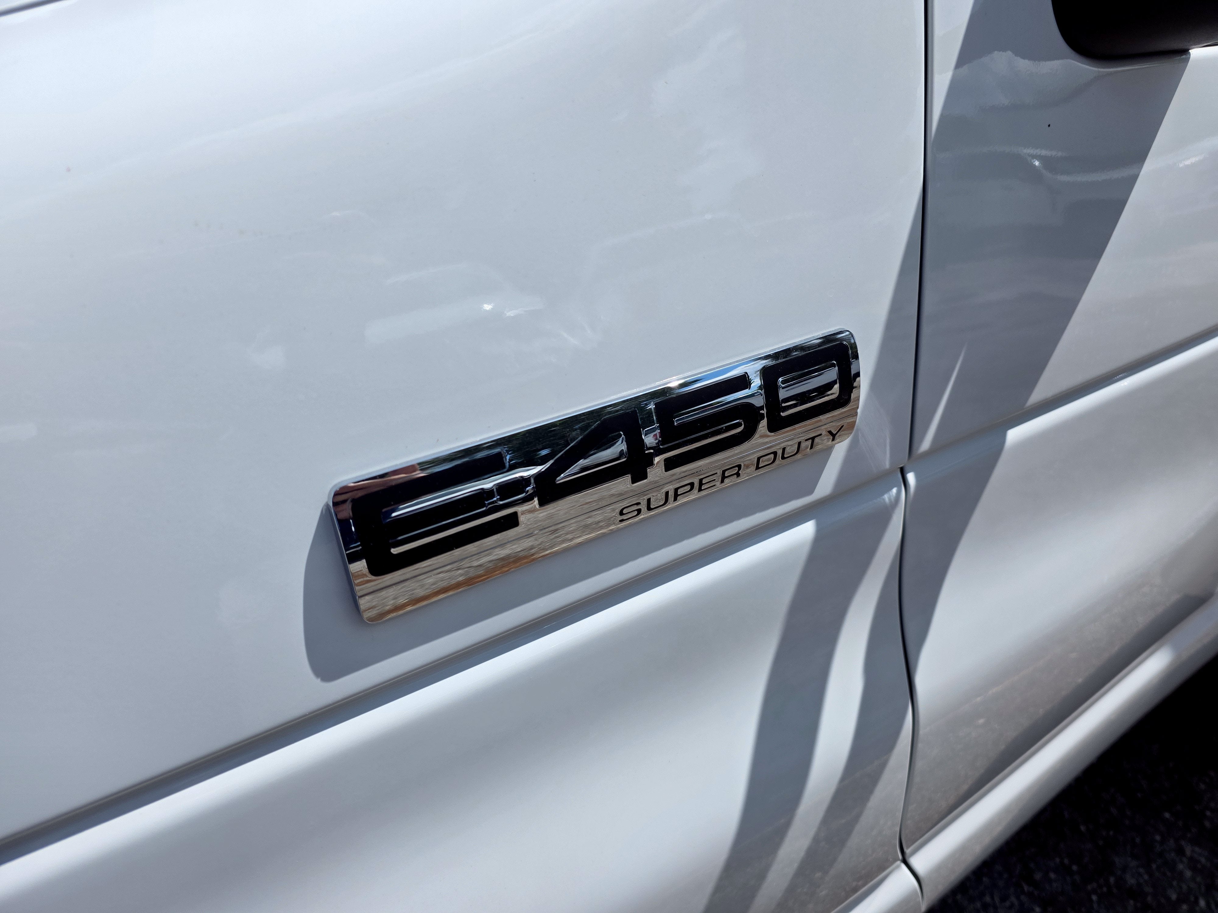 2027 Ford E-450 Standard