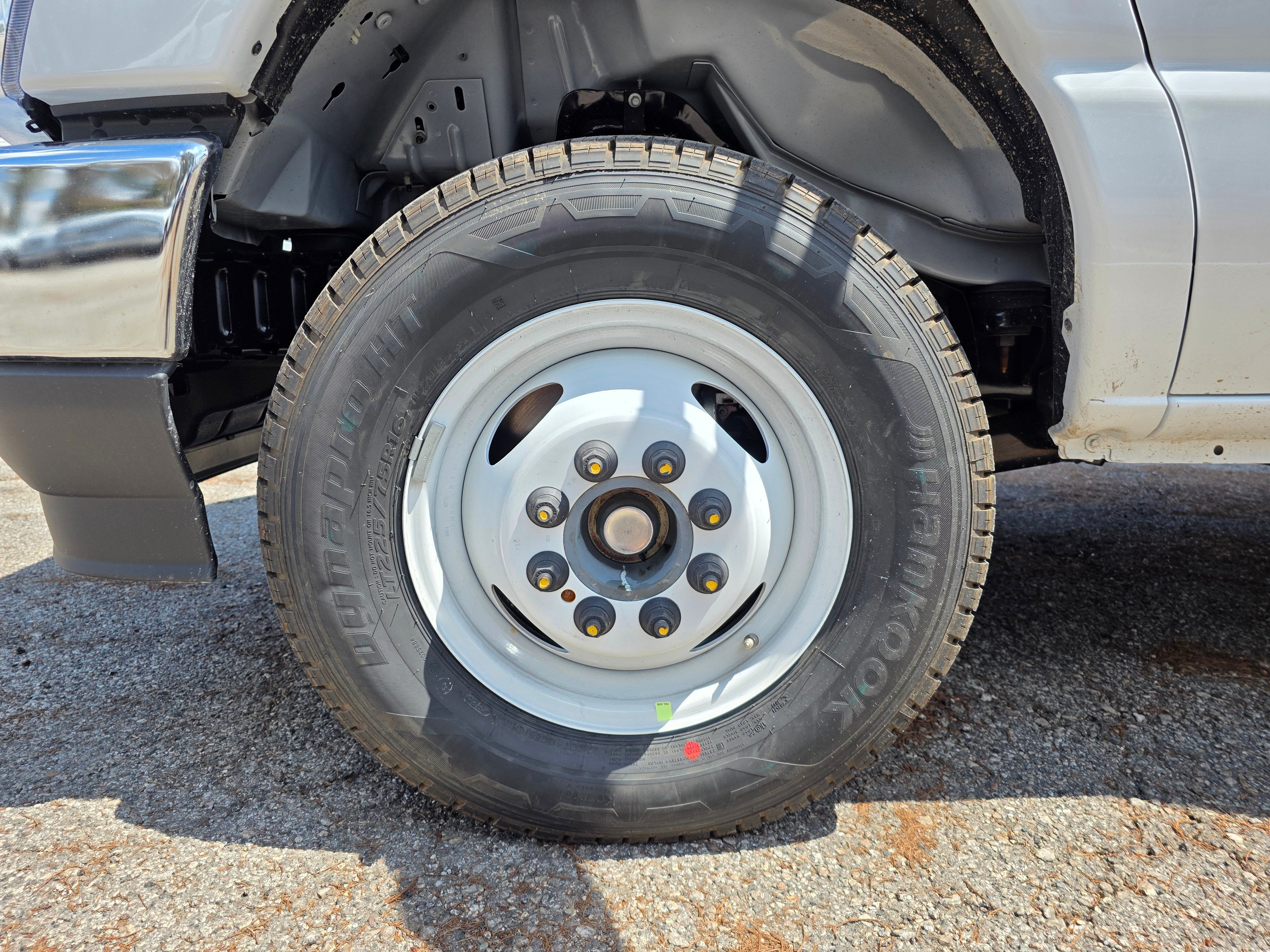 2027 Ford E-450 Standard