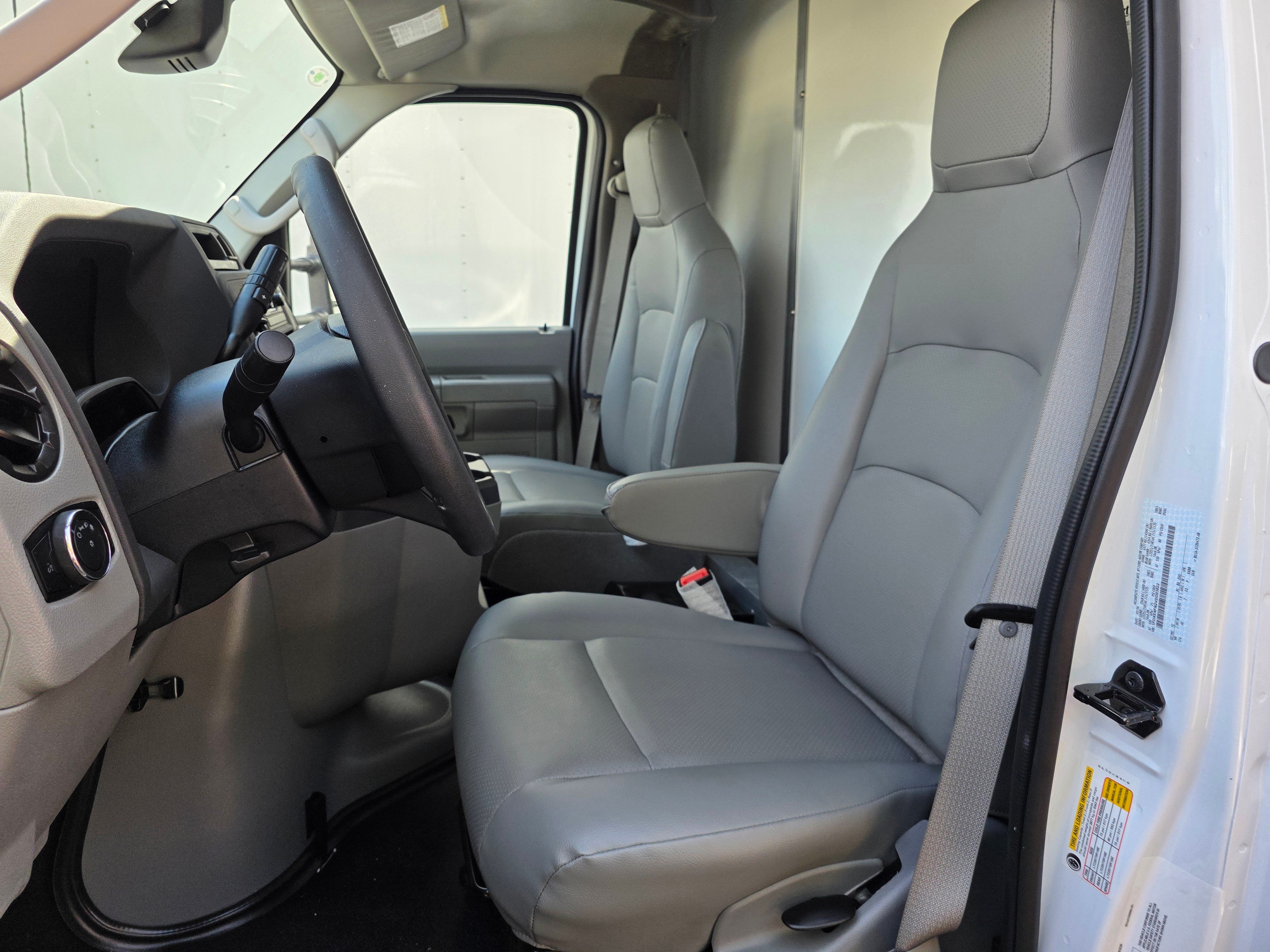 2027 Ford E-450 Standard