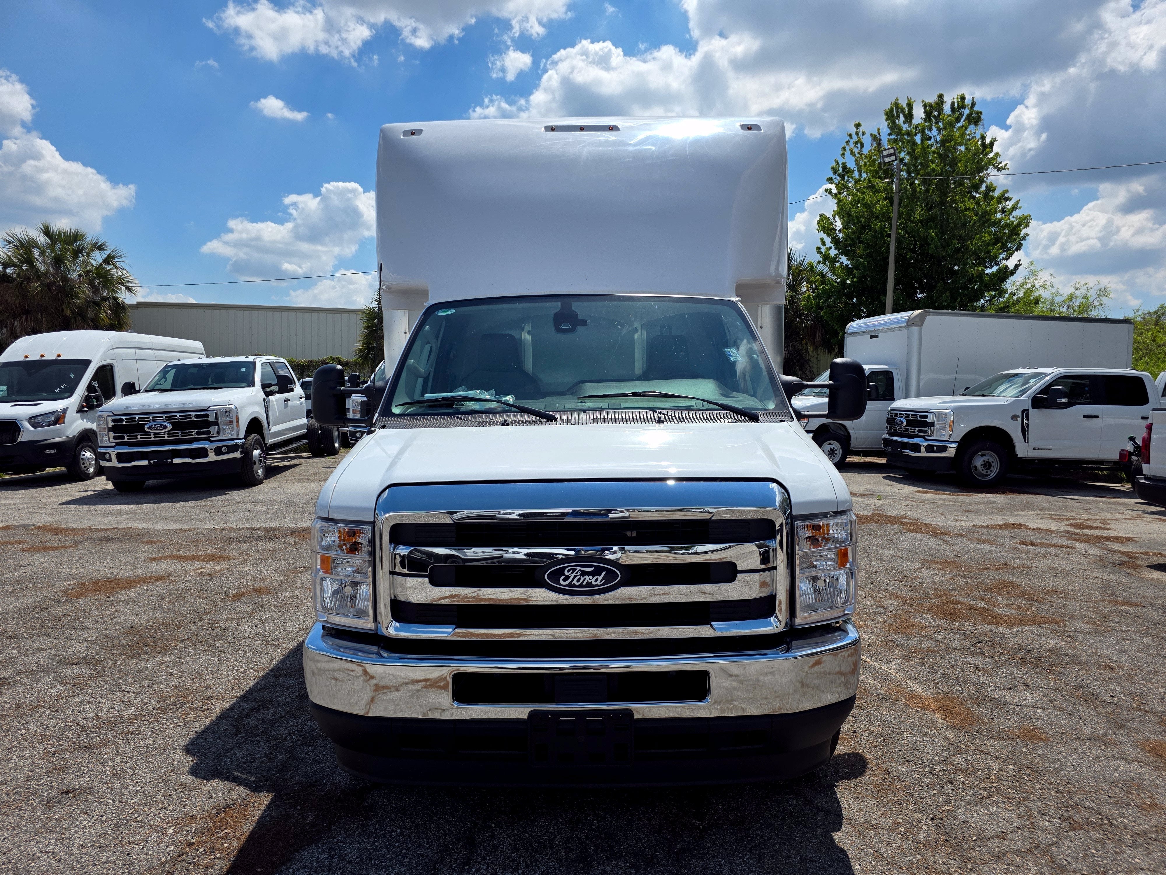 2027 Ford E-450 Standard