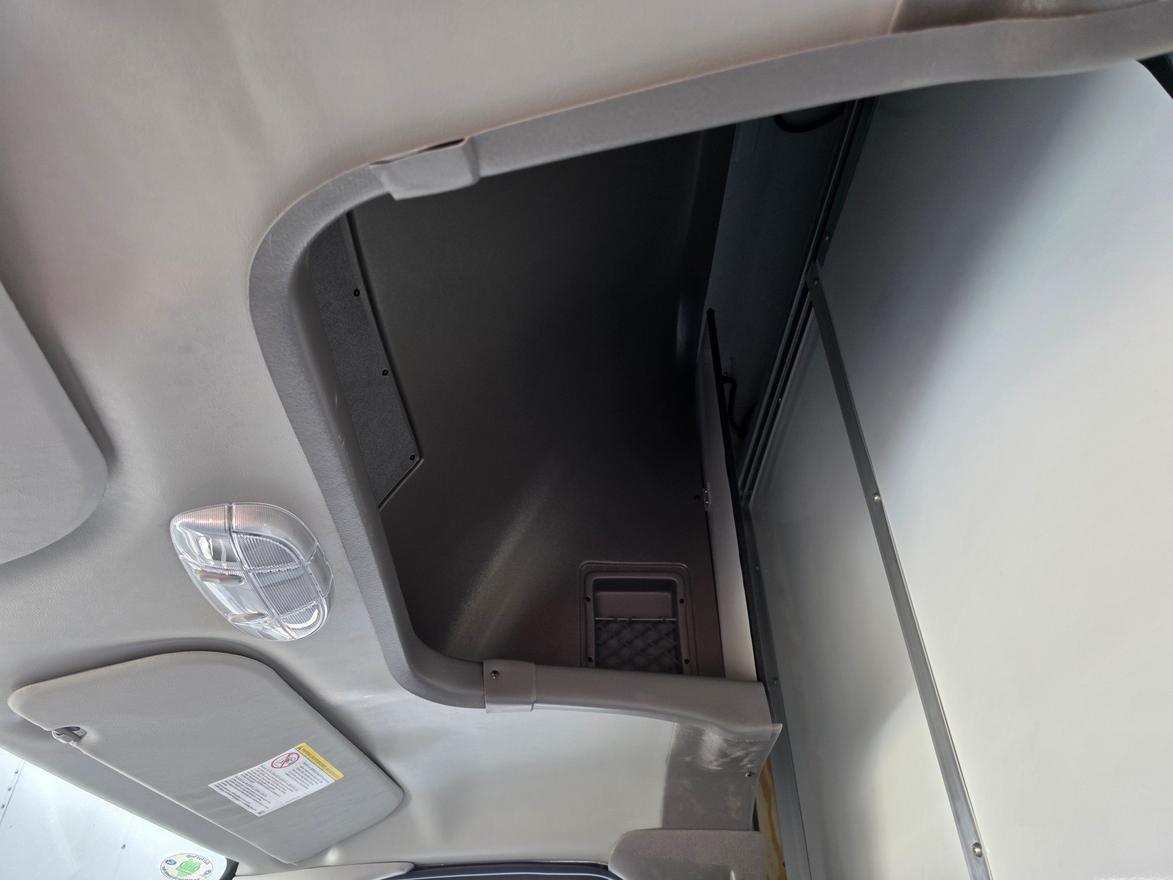 2027 Ford E-450 Standard
