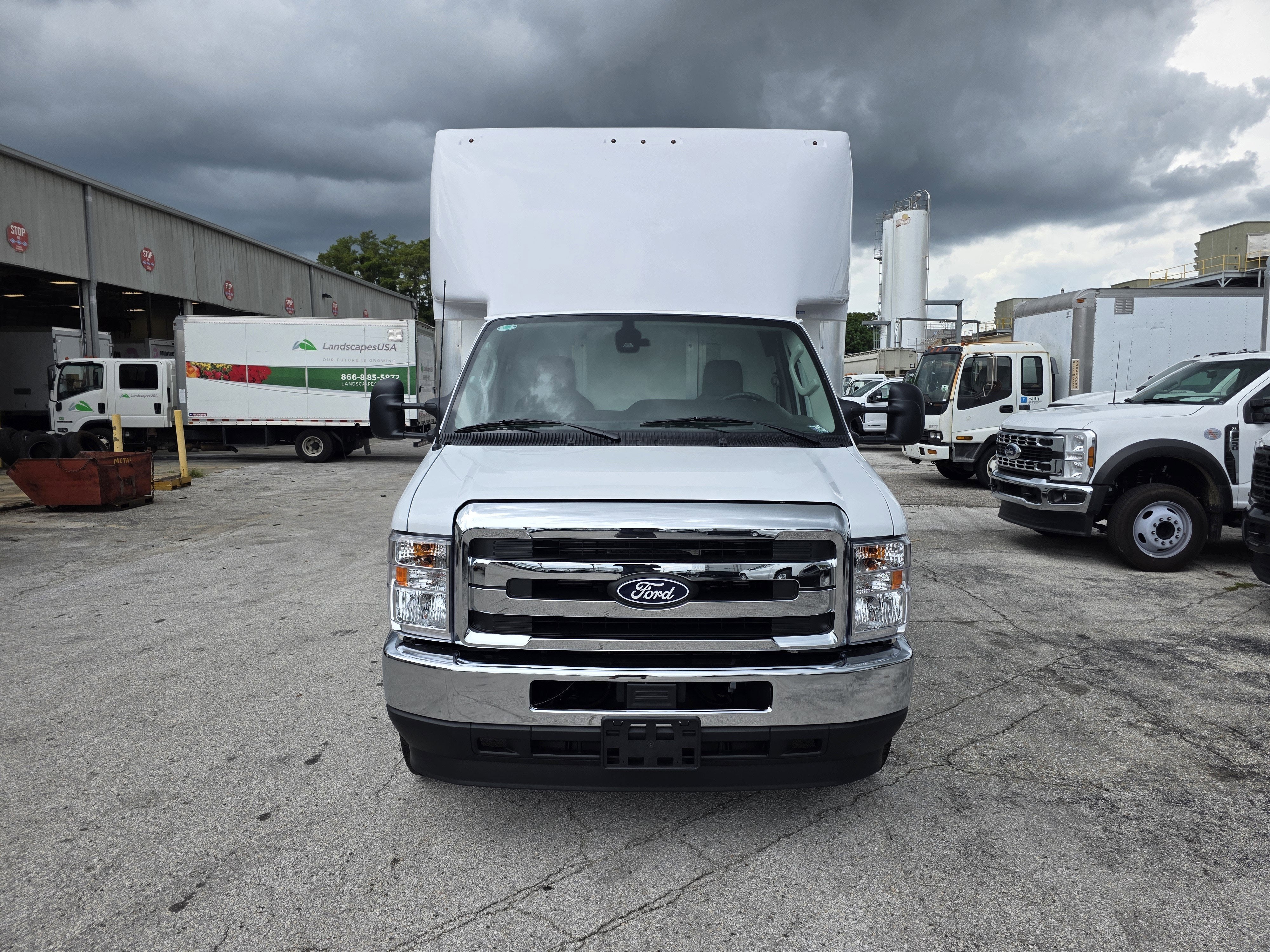 2026 Ford E-450 Standard
