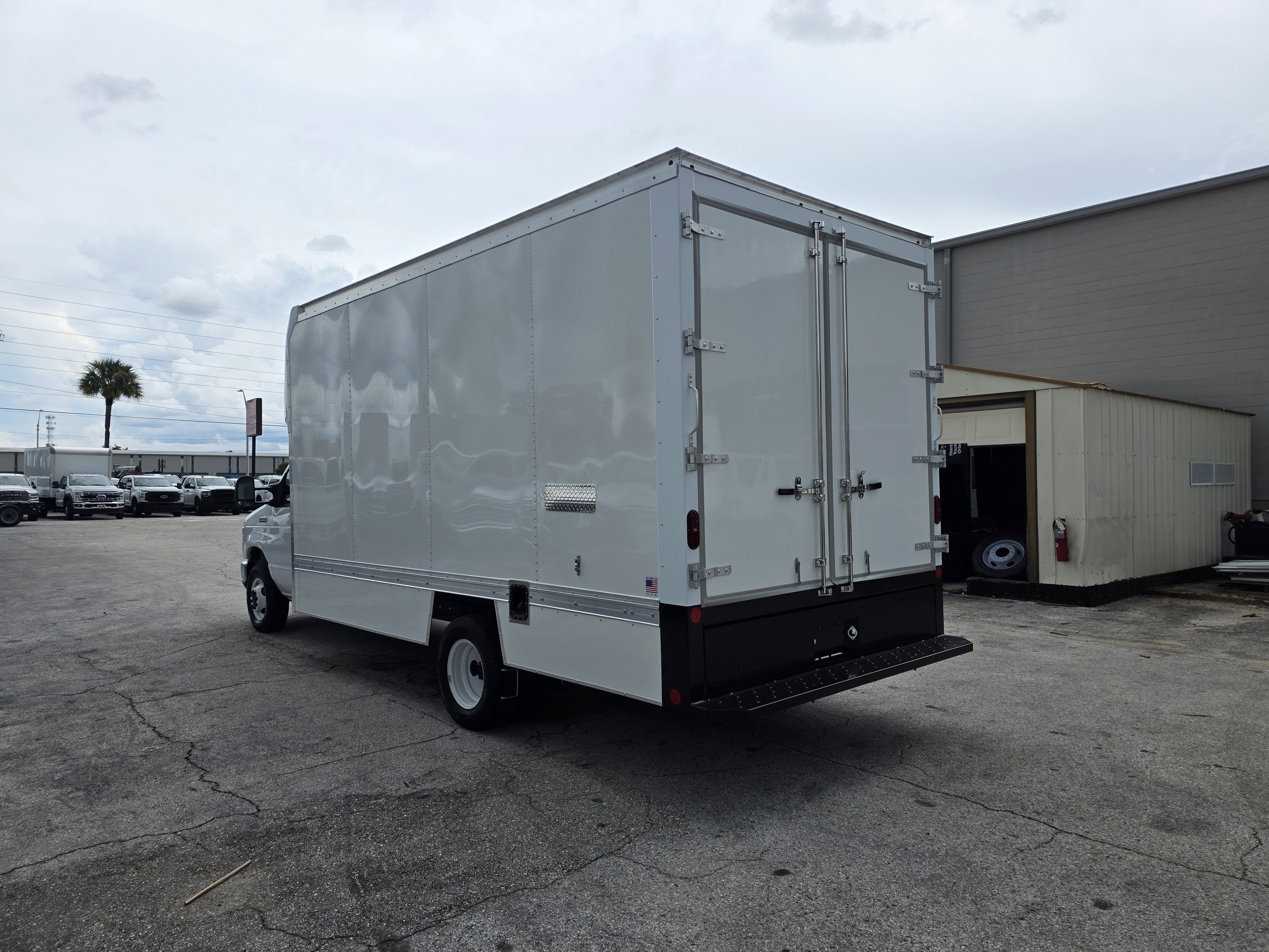 2026 Ford E-450 Standard