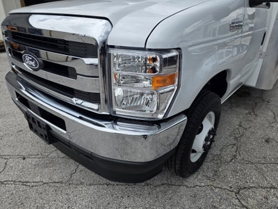 2026 Ford E-450 Standard