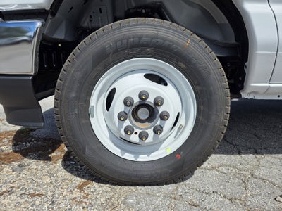 2027 Ford E-450 Standard