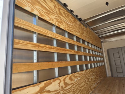 2027 Ford E-450 Standard