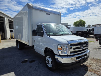 2027 Ford E-450 Standard