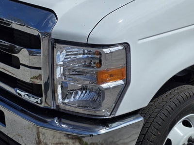 2027 Ford E-450 Standard