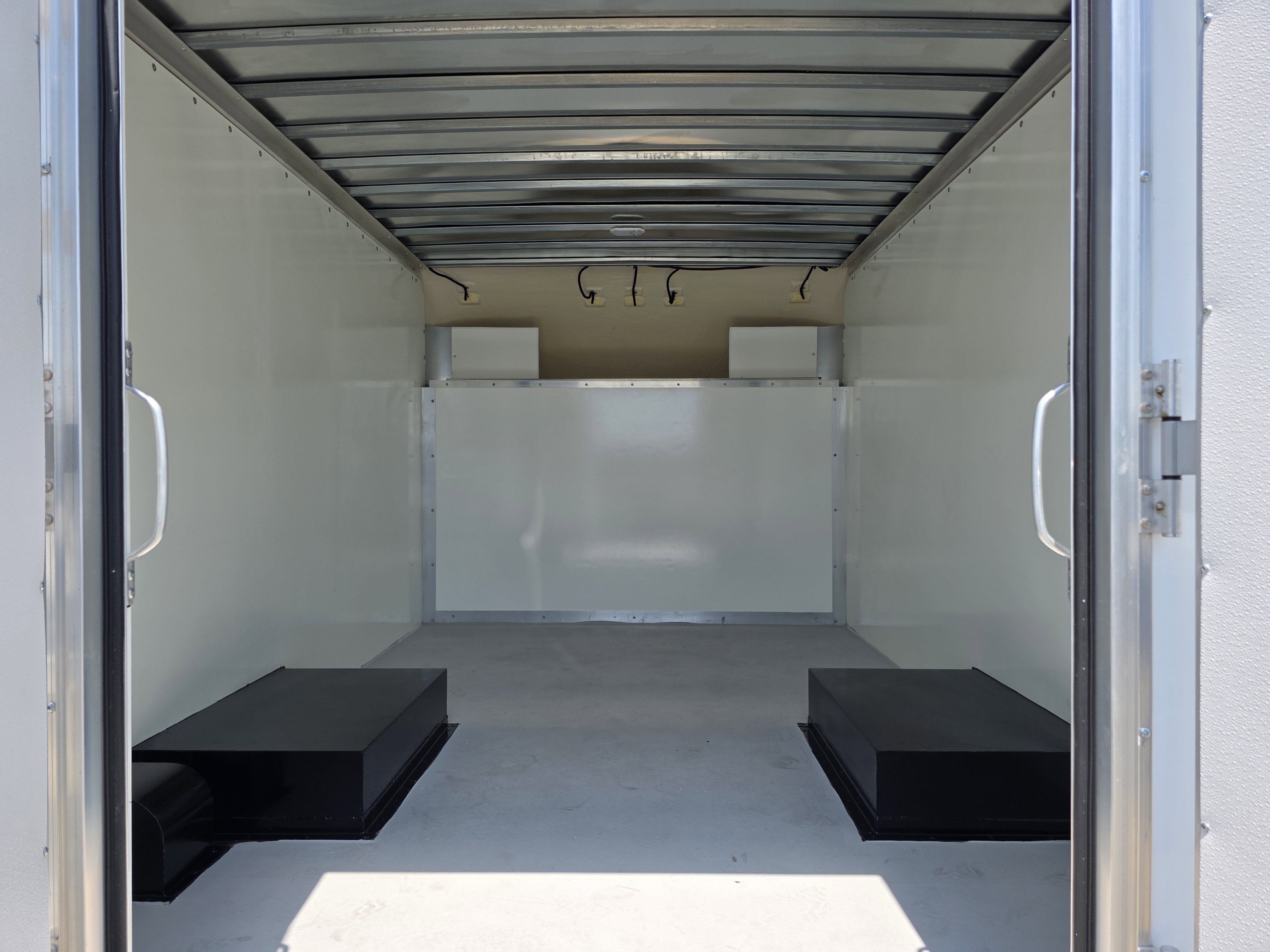 2025 Ford E-450 Standard