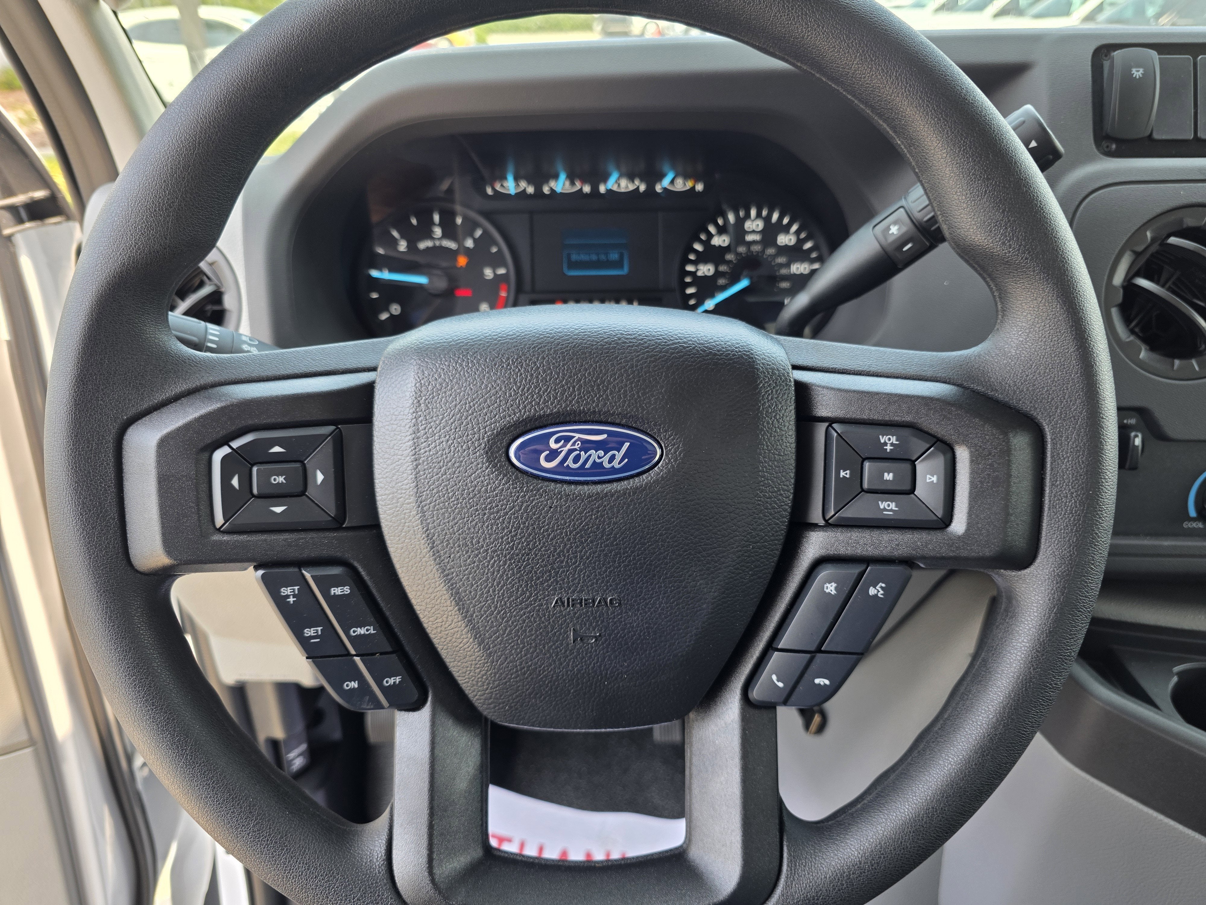 2025 Ford E-450 Standard