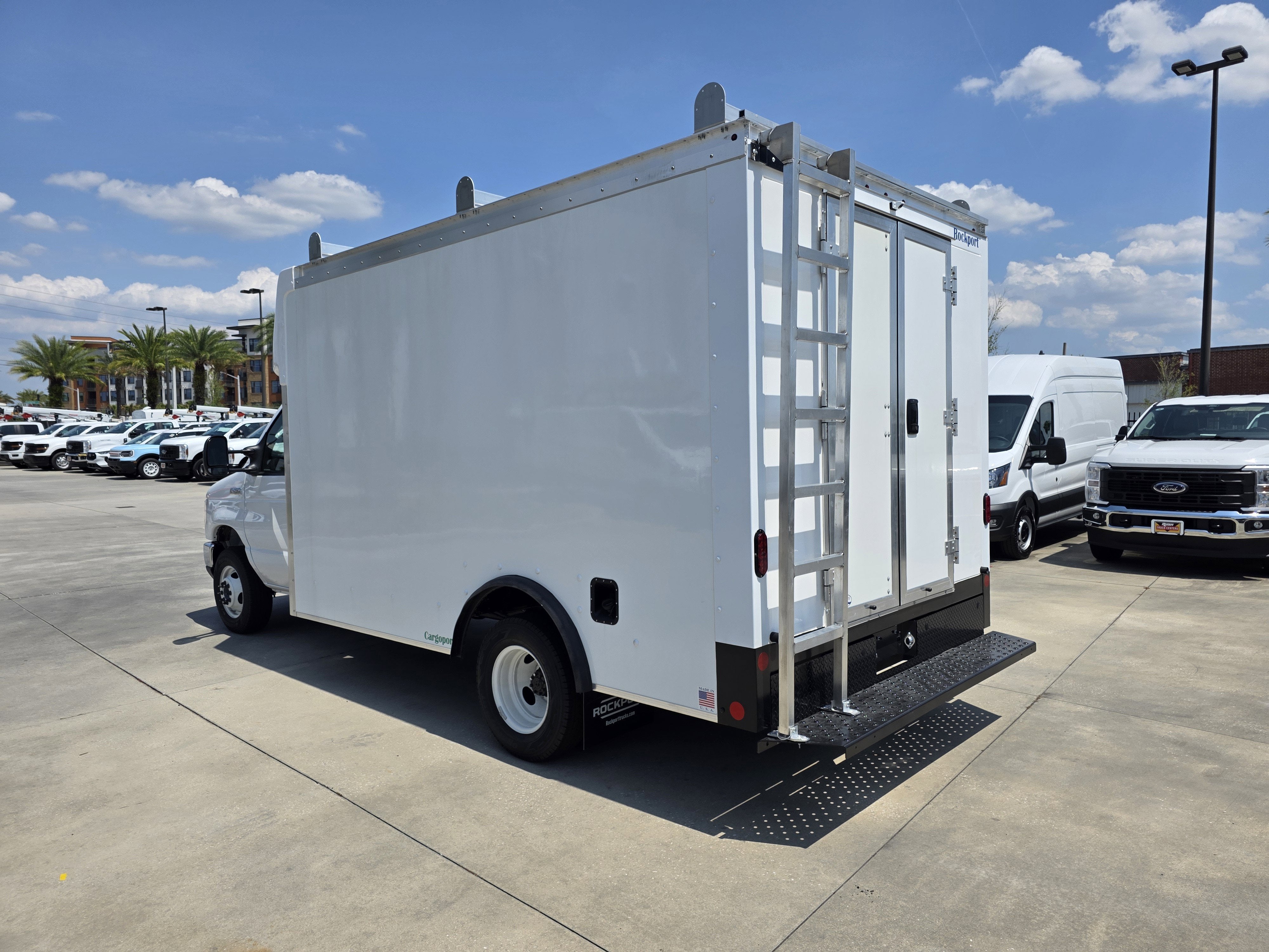 2025 Ford E-450 Standard