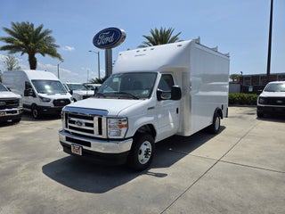 2025 Ford E-450 Standard