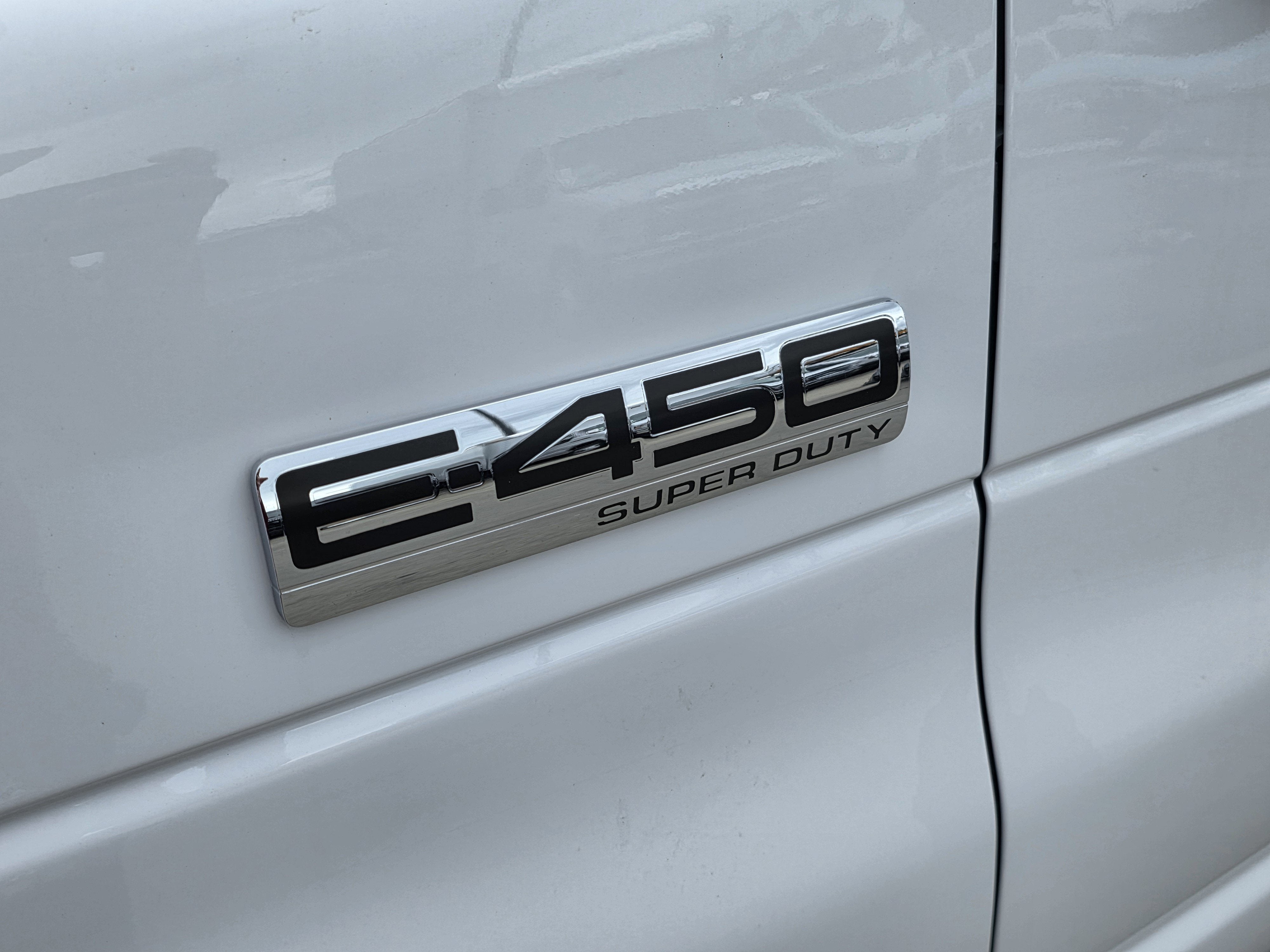 2027 Ford E-450 Standard