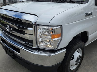 2027 Ford E-450 Standard