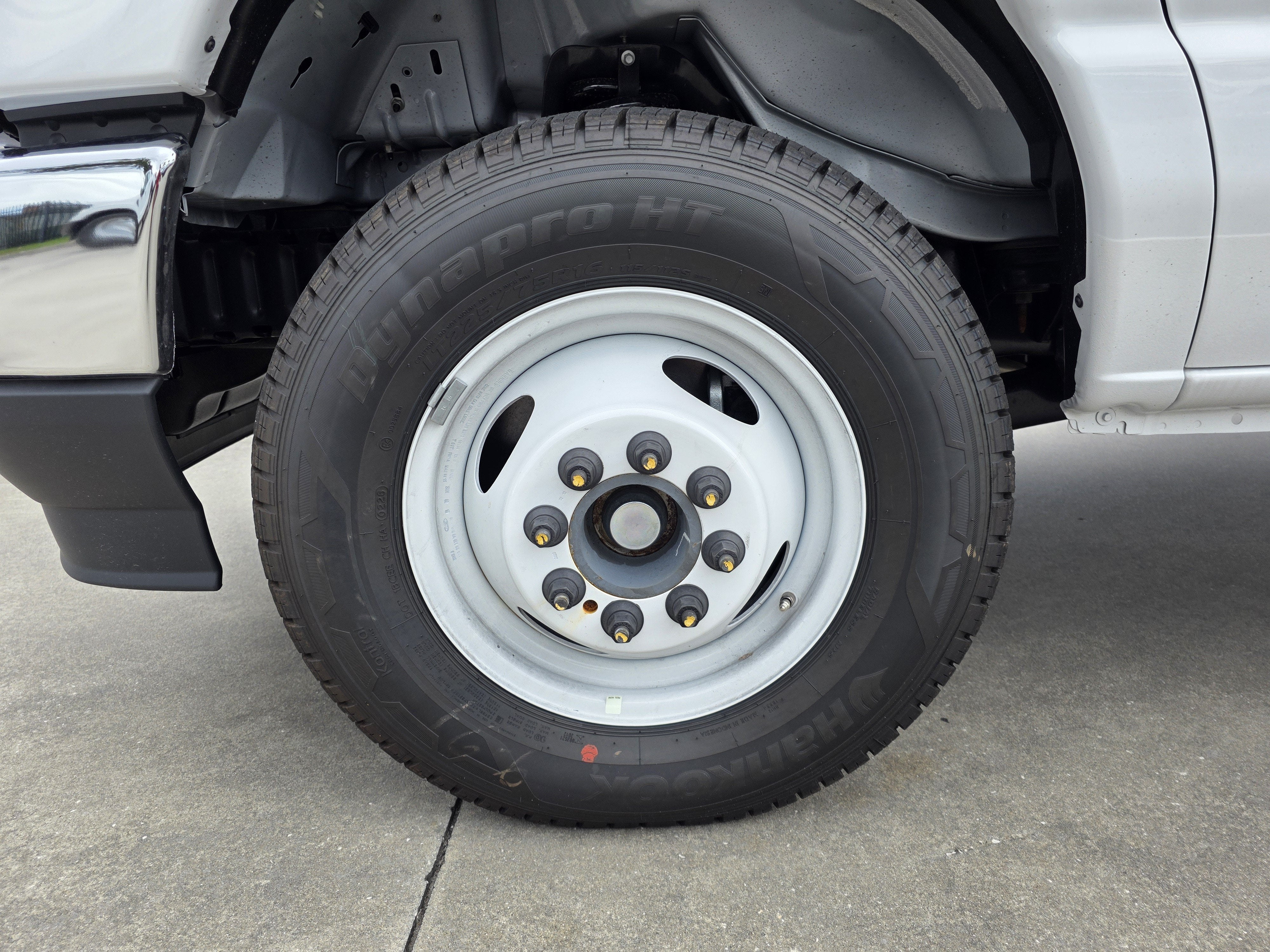 2027 Ford E-450 Standard