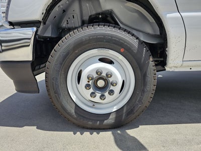 2027 Ford E-450 Standard