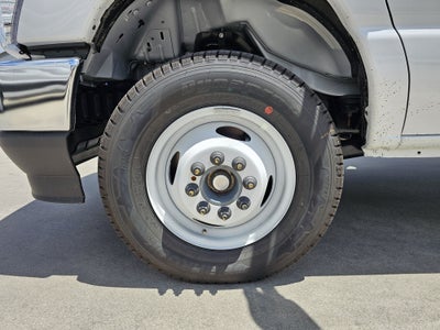 2027 Ford E-450 Standard