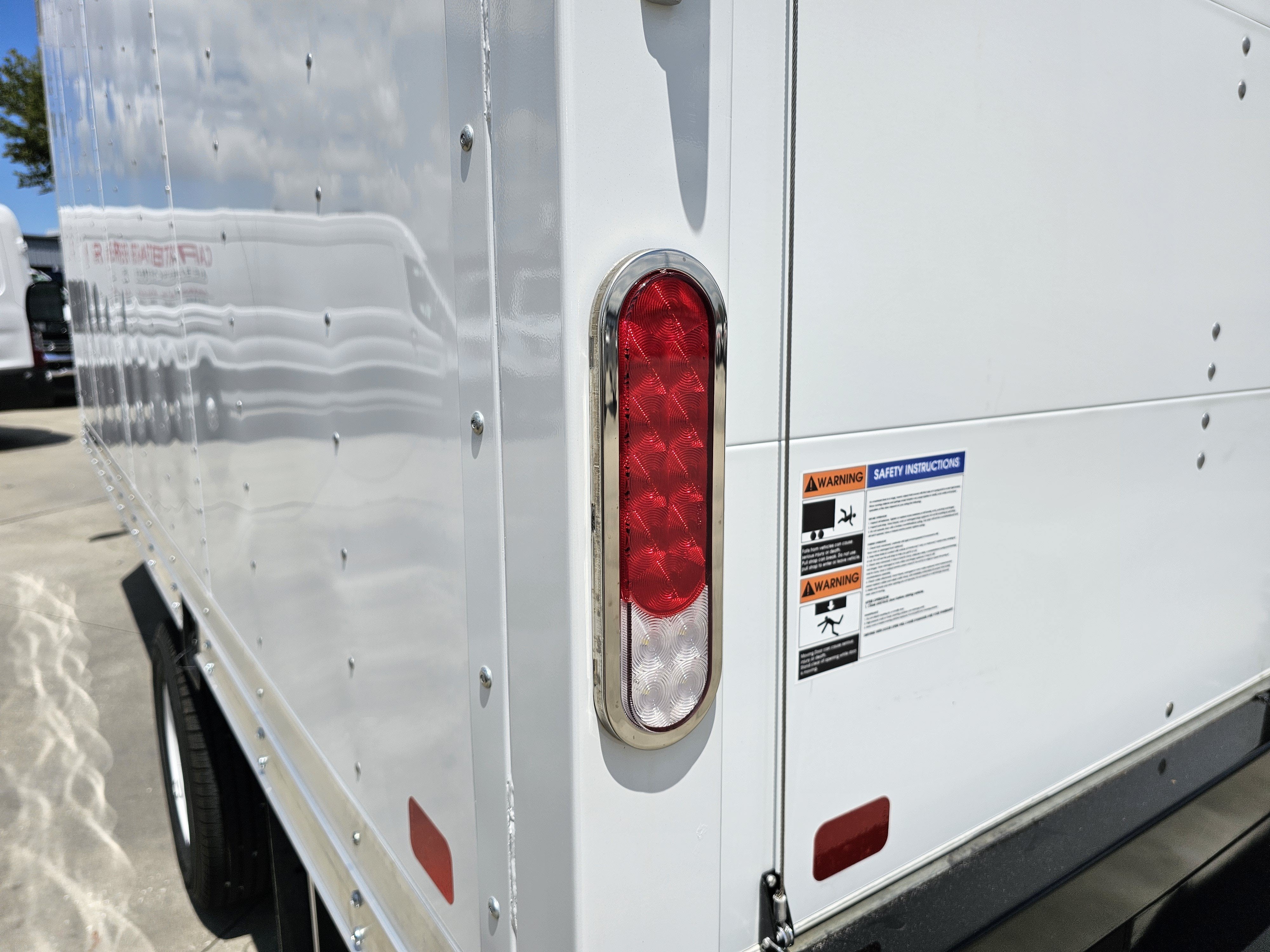 2027 Ford E-450 Standard