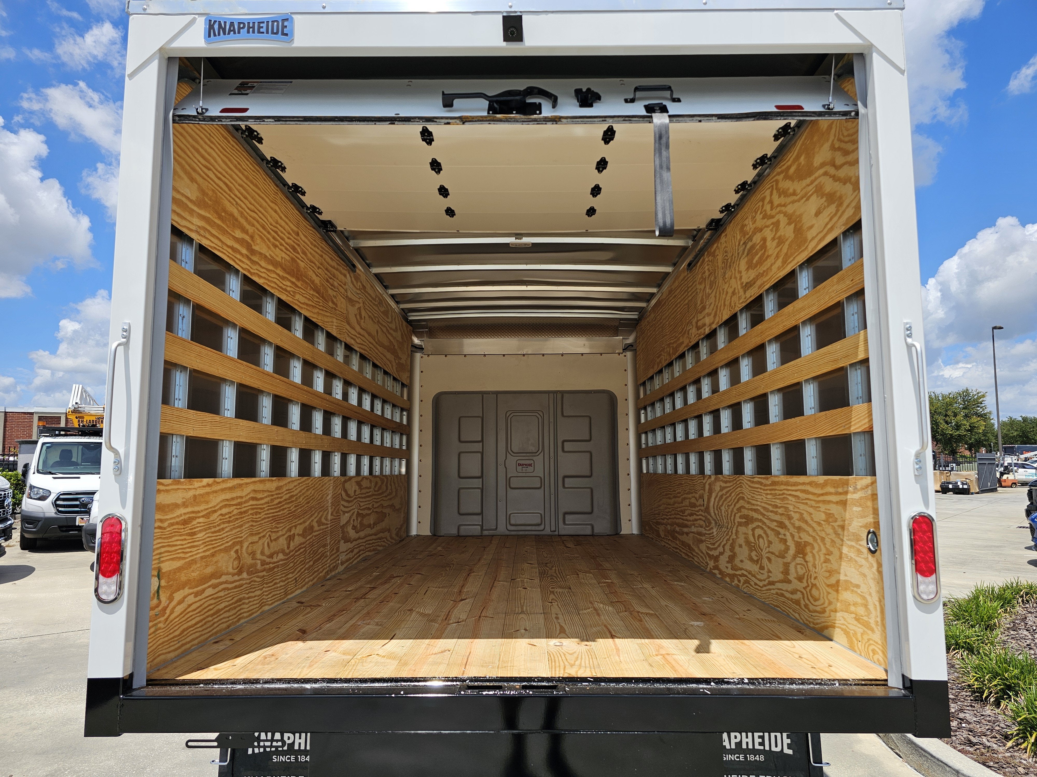 2027 Ford E-450 Standard