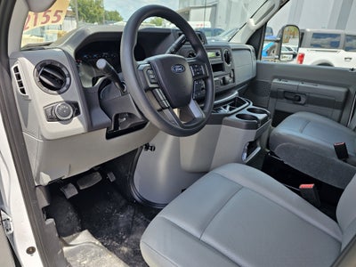 2027 Ford E-450 Standard
