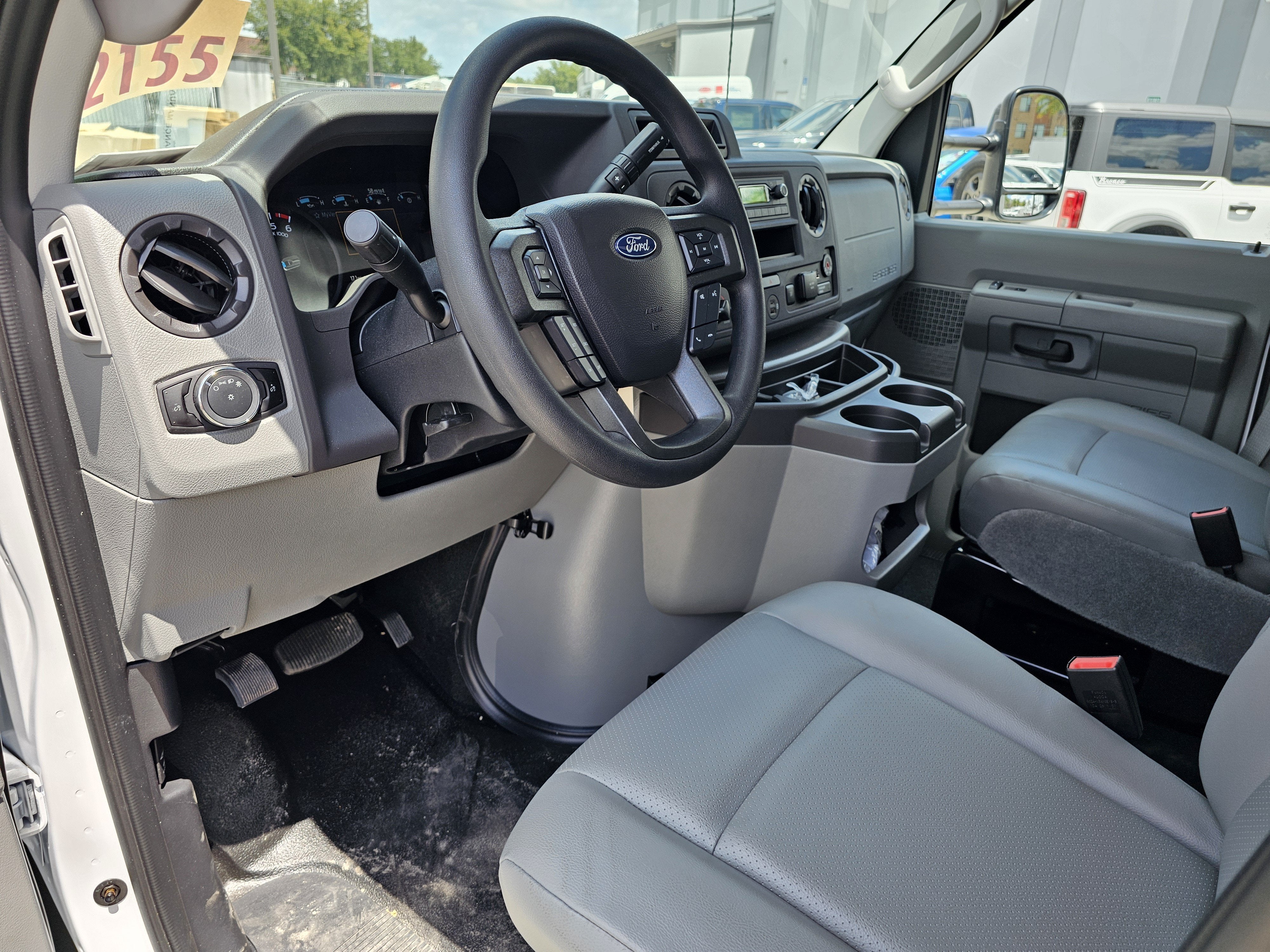 2027 Ford E-450 Standard