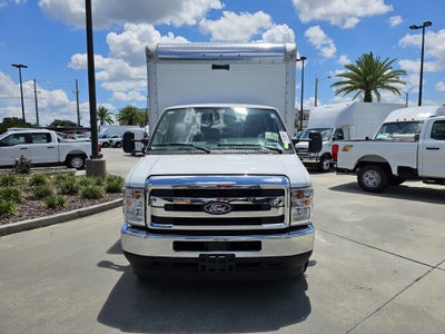 2027 Ford E-450 Standard