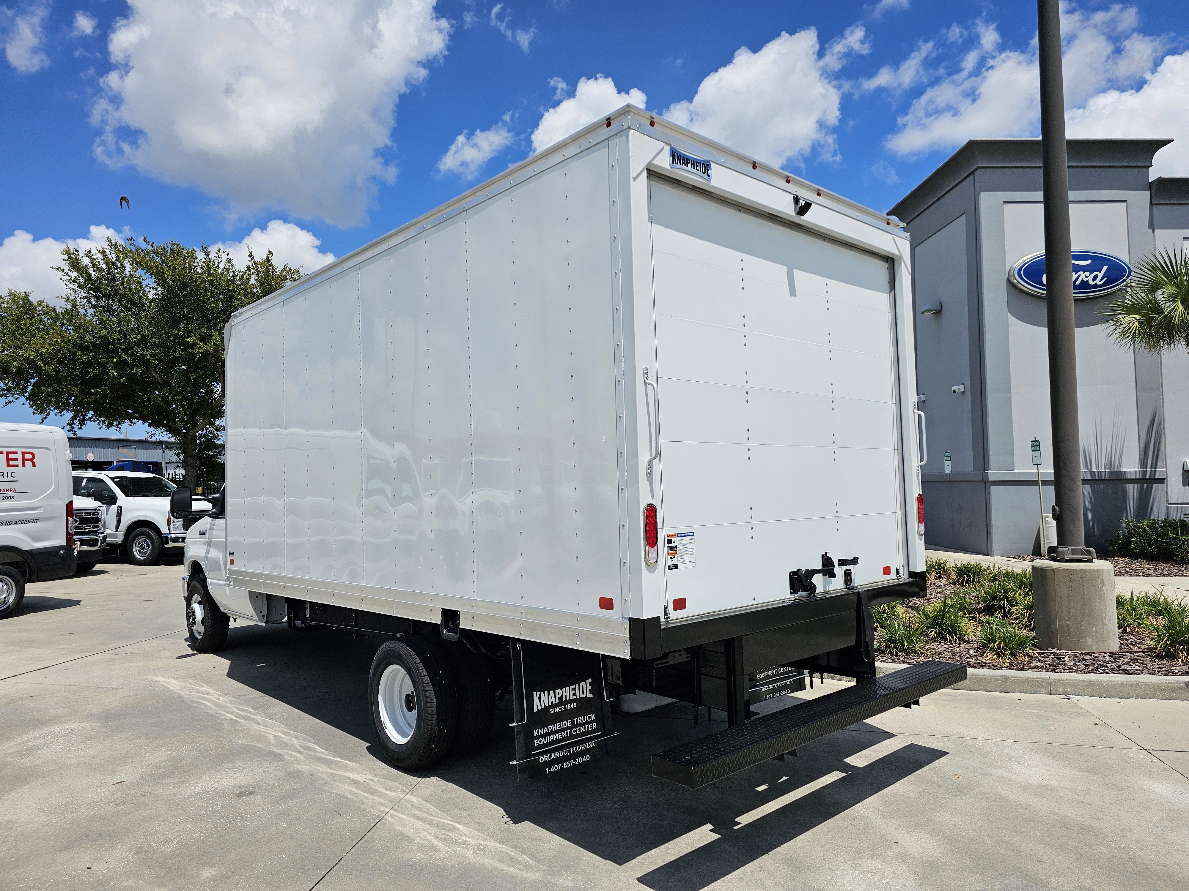 2027 Ford E-450 Standard
