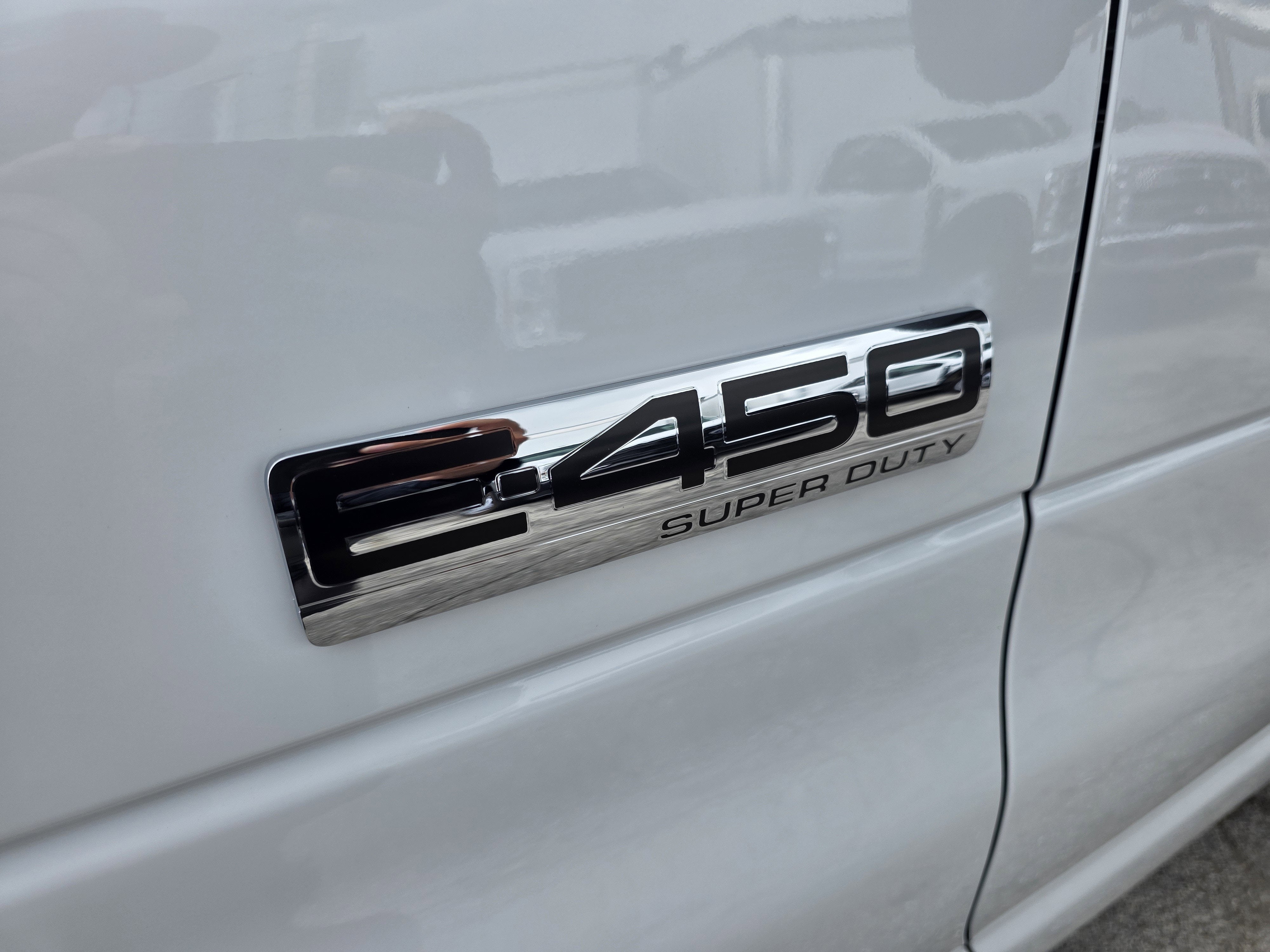 2026 Ford E-450 Standard