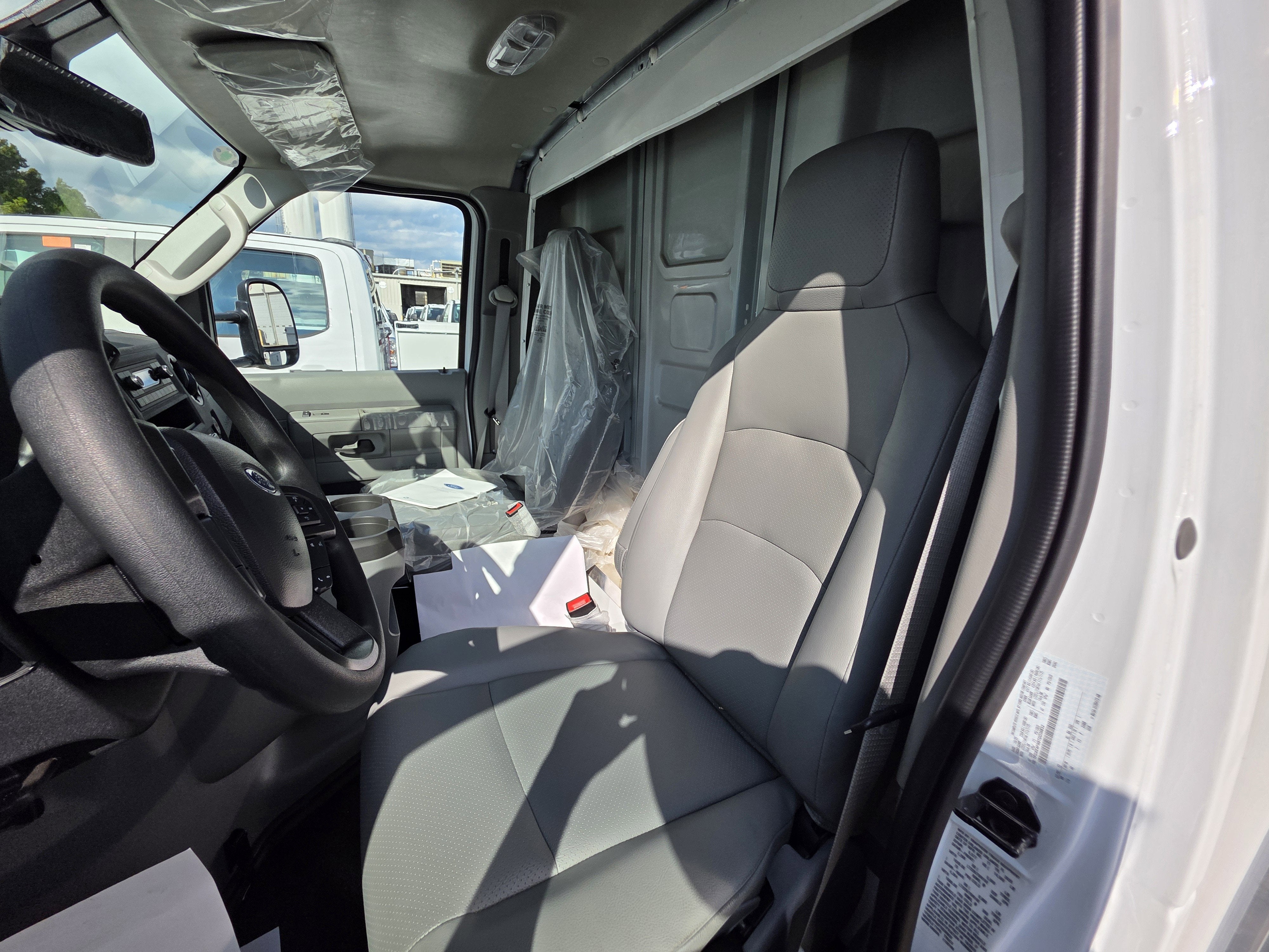 2026 Ford E-450 Standard