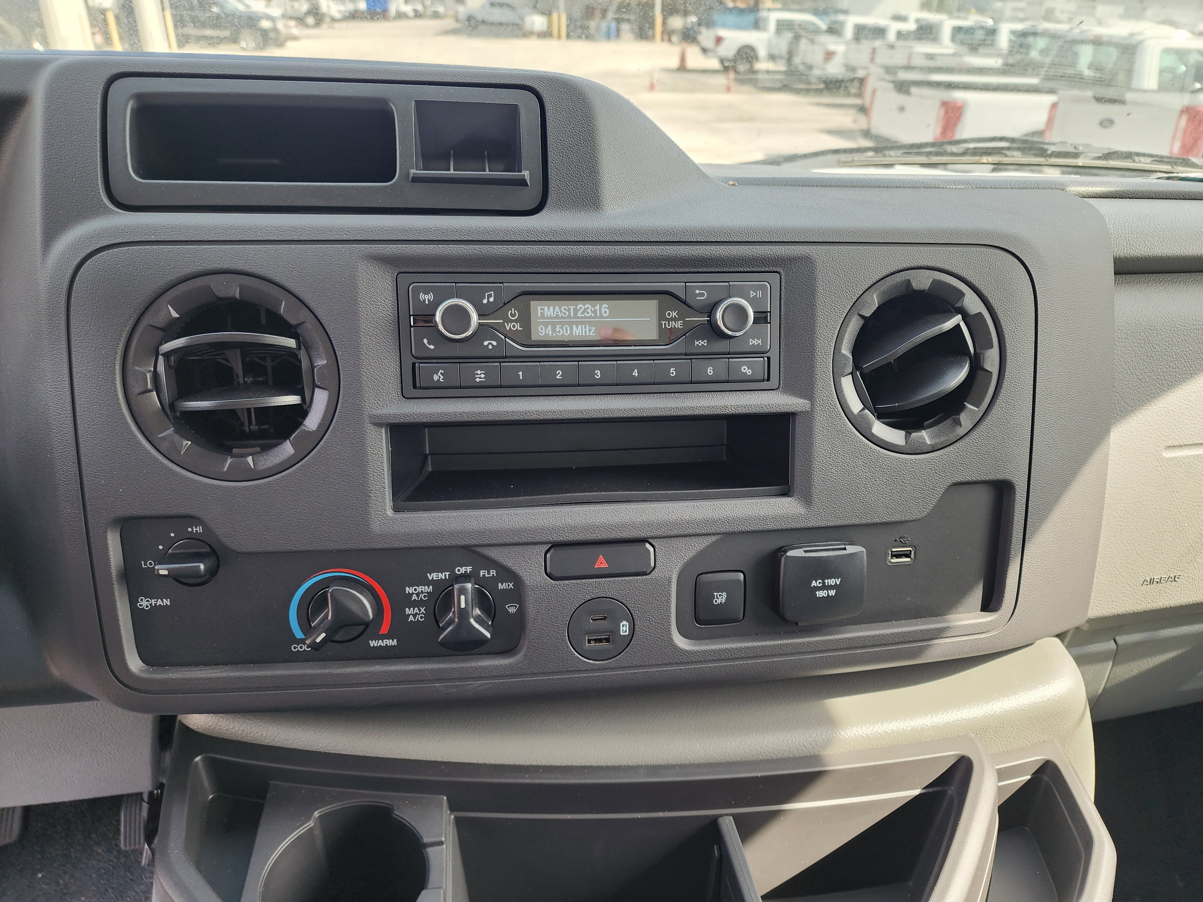 2026 Ford E-450 Standard