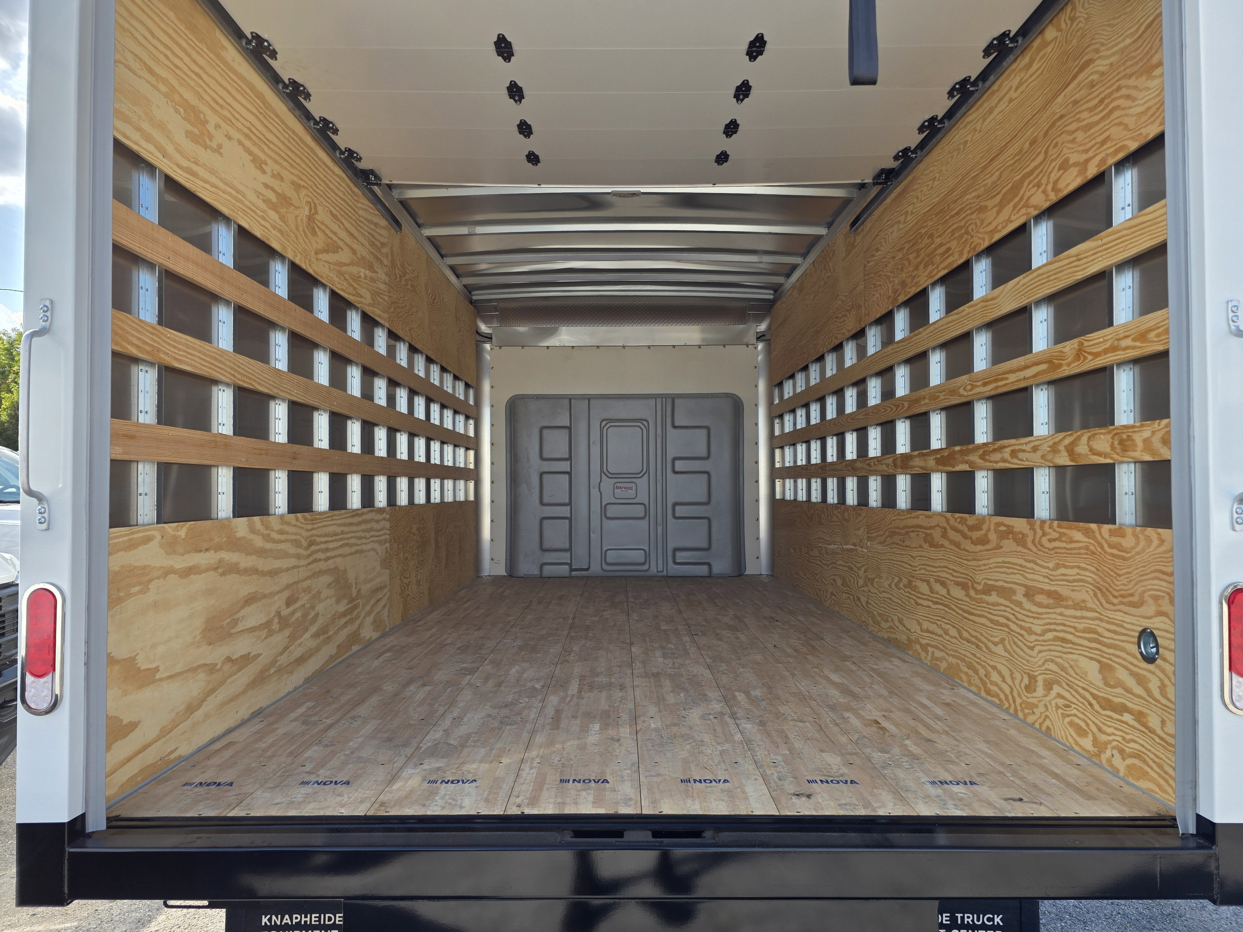 2026 Ford E-450 Standard