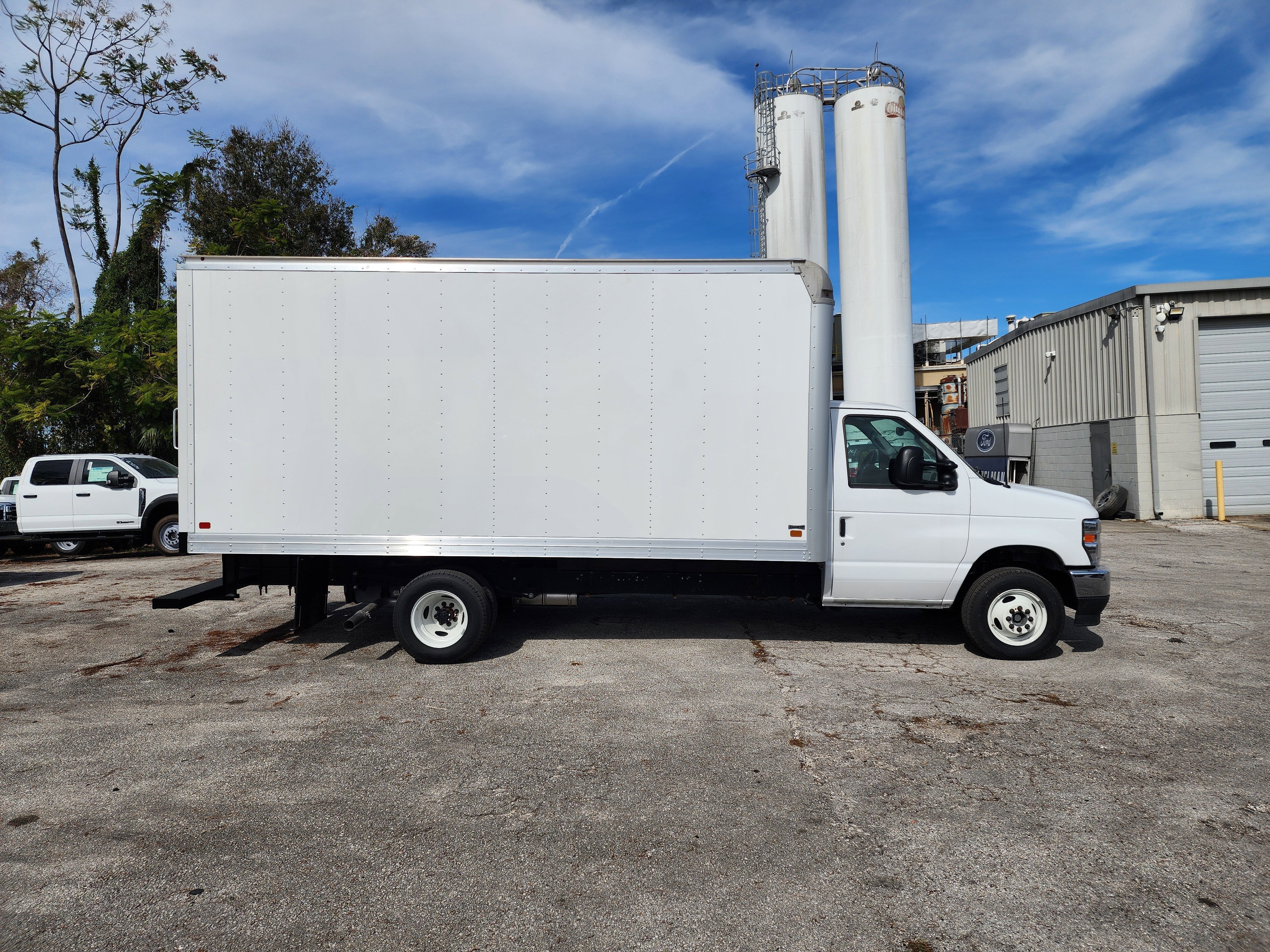 2026 Ford E-450 Standard