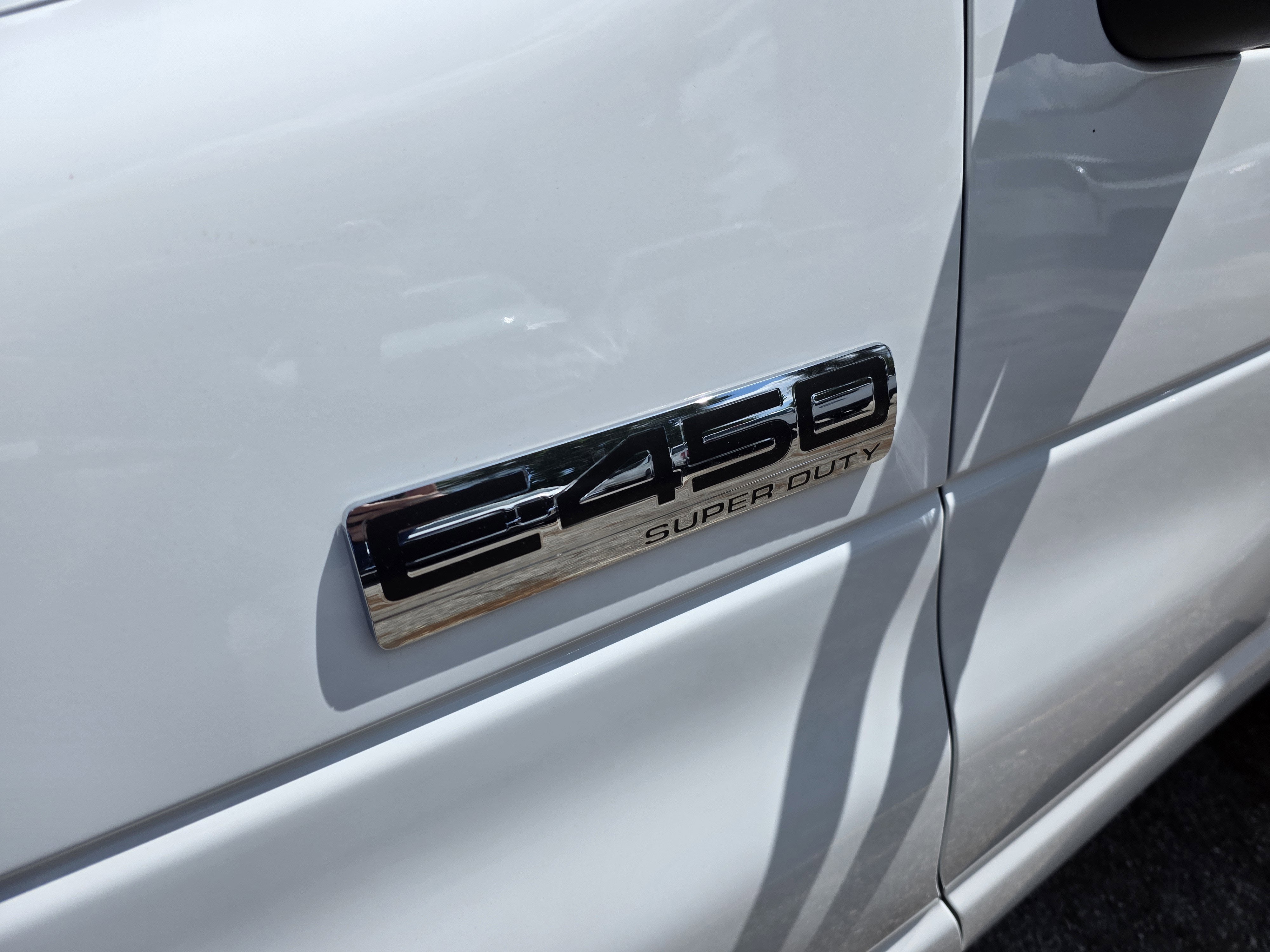 2027 Ford E-450 Standard