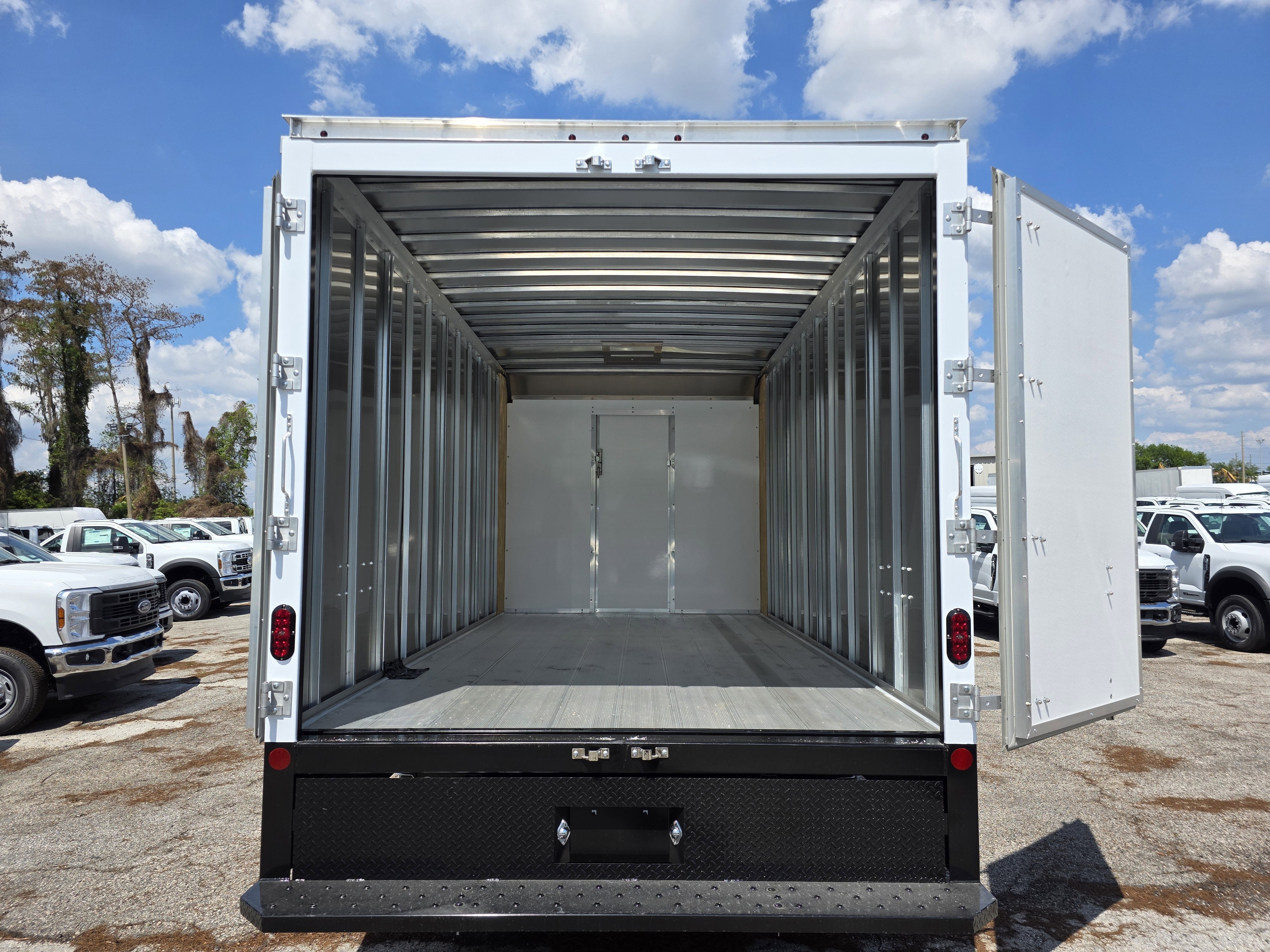 2027 Ford E-450 Standard