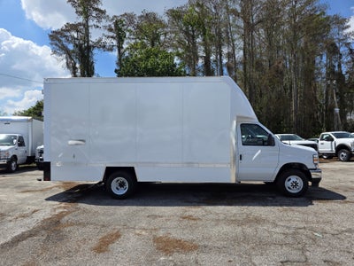 2027 Ford E-450 Standard