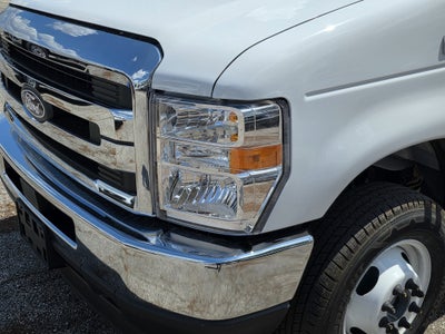 2027 Ford E-450 Standard